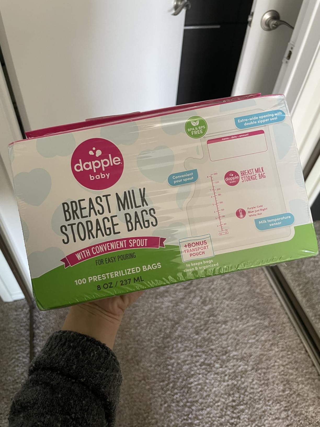 Dapple Baby - Breast Milk Storage Bags with Pour Spout - 8oz, 100ct | BPA-Free, Pre-Sterilized, Temperature Sensor, Freezer-Safe, Pump Directly Into Bag customer photo 1