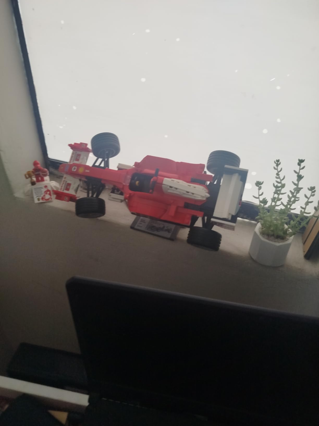 Icons Ferrari F2004 & Michael Schumacher Building Set for Adults, Ages 18+ - Ferrari F1 Bedroom, Home Office, Desk Decor - Gift Ideas for Men, Women & Fans - 11375 customer photo 2