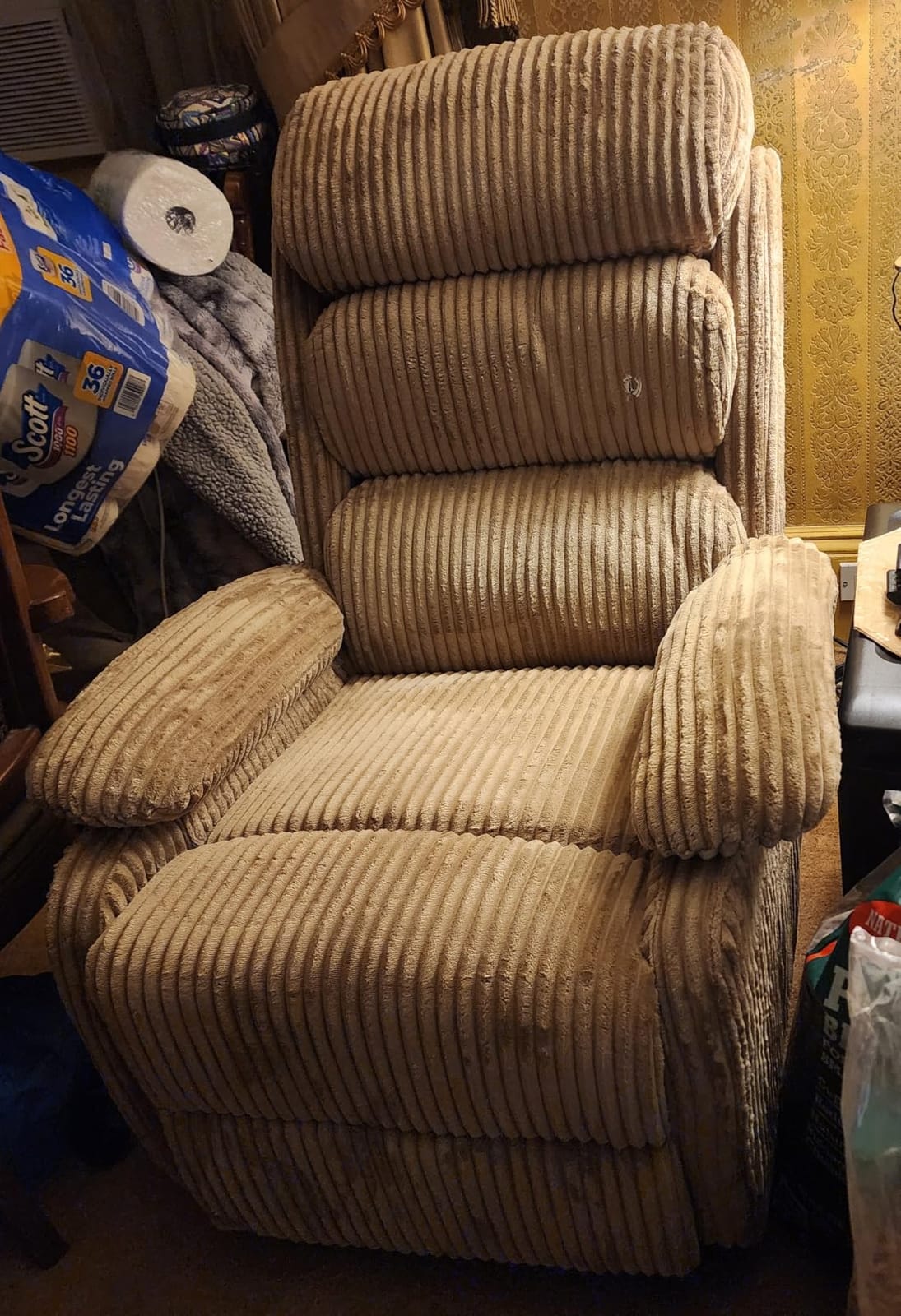 Adult 360° Rocking Recliner Chair,Nursery Rocker Reclining Chair with Side Pocket, a Comfy upholstered Single Sofa Armchair. Suitable for Living Room, Bedroom Nursing use, Velvet Fabric in Beige customer photo 2