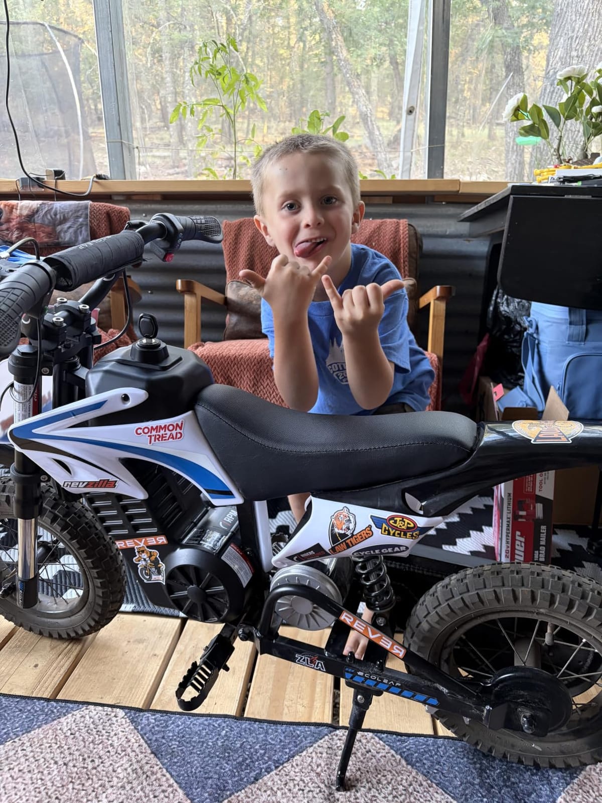 K1 Kids Electric Dirt Bike 36V Motorcycle,16MPH Fast Speed 14 Mile Long-Range,700W Peak 3-Speed Modes Electric Bike for Kids Ages 3-10 customer photo 1