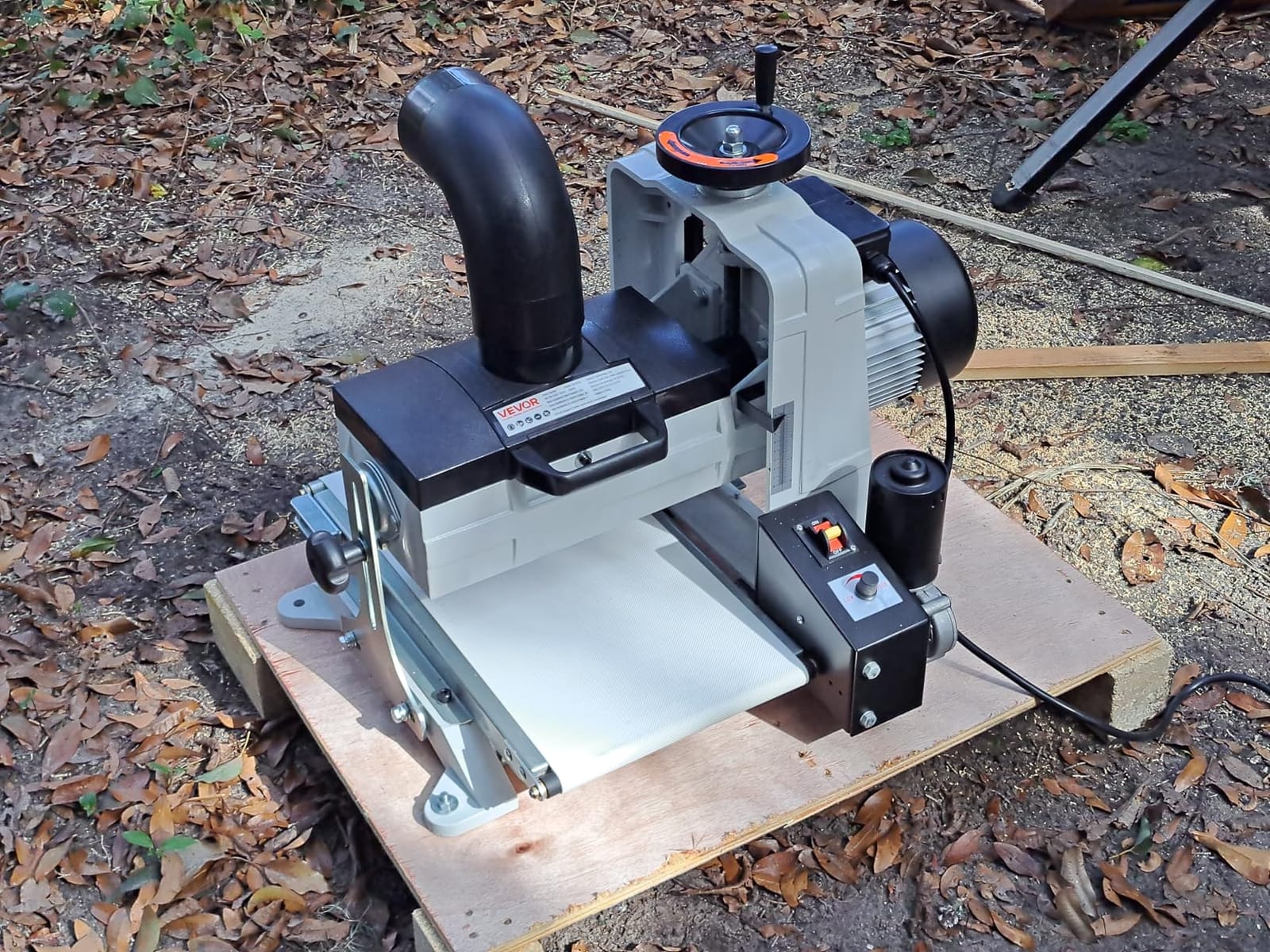 VEVOR 16-Inch Drum Sander with Stand & Extension Tables, 1.5HP 1720RPM Dual Motor customer photo 2