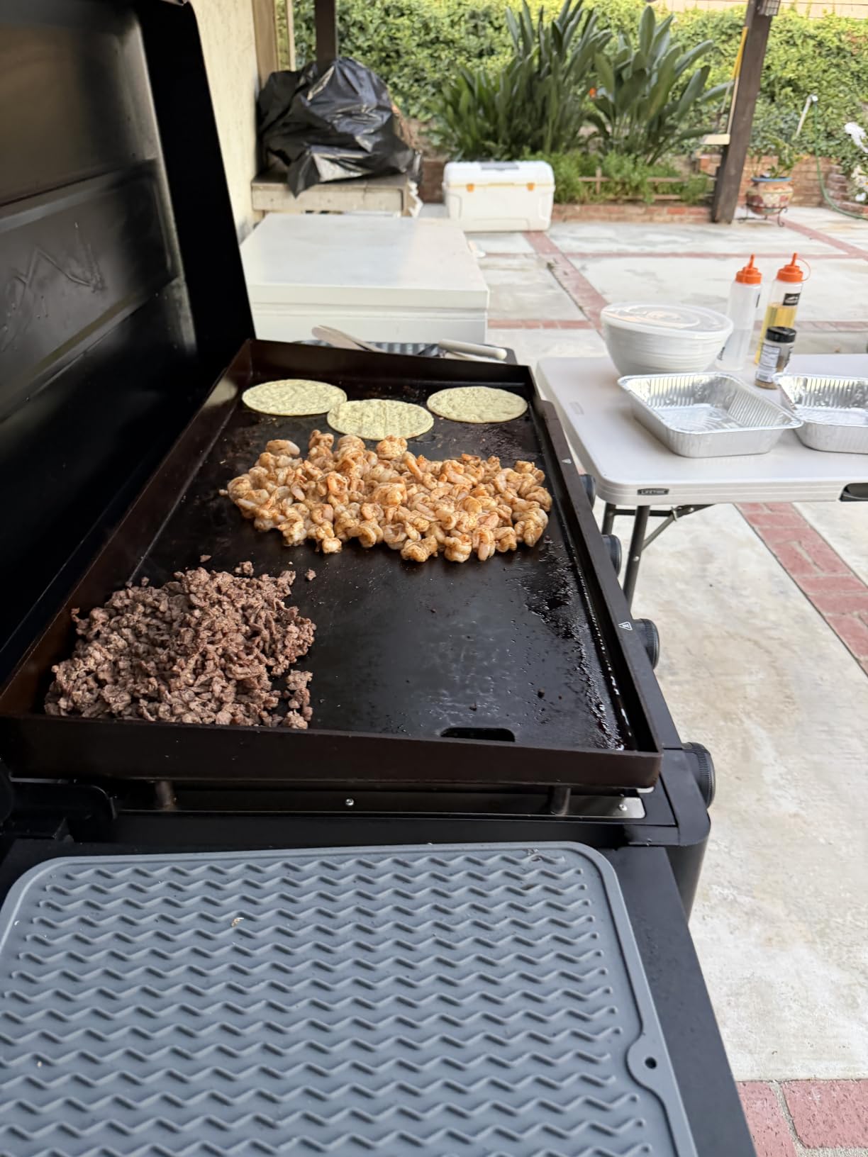 Traeger Irontop 4-Burner Griddle, 648 Sq In, Even Heat, Wind Guards customer photo 1