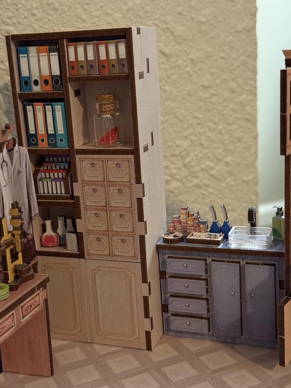 fifijoy Book Nook Kit - DIY Miniature House Dollhouse Kit for Adults and Teens, Booknook Retro Diner Bookshelf Decor 3D Wooden Puzzle with LED Light, Gifts for Family and Friends (1950s Diner) customer photo 1