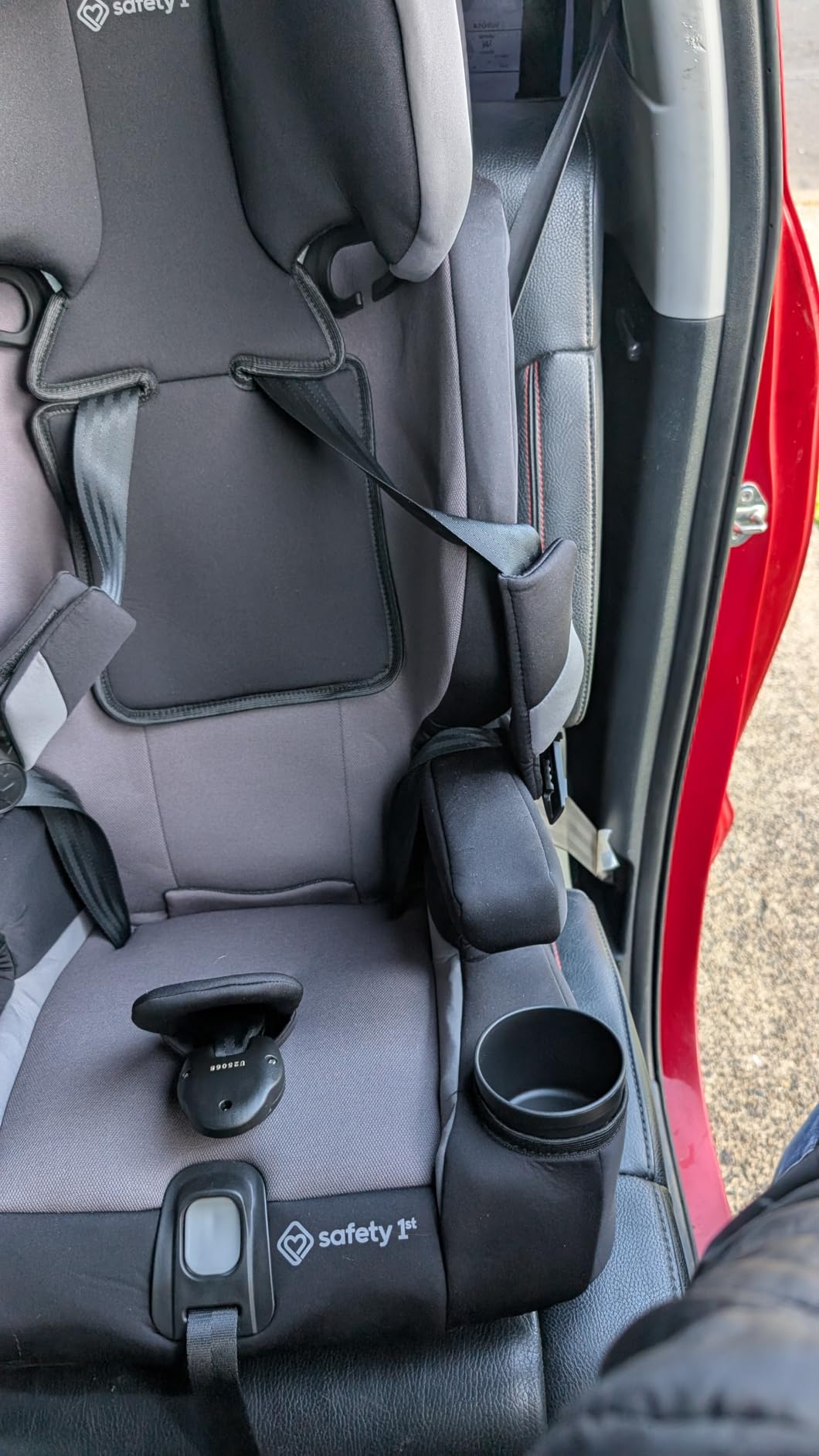 Safety 1st Boost-and-Go Essential 3-in-1 Booster Car Seat, Highback & Backless Modes, Lightweight, Easy Install, Labrador II customer photo 1
