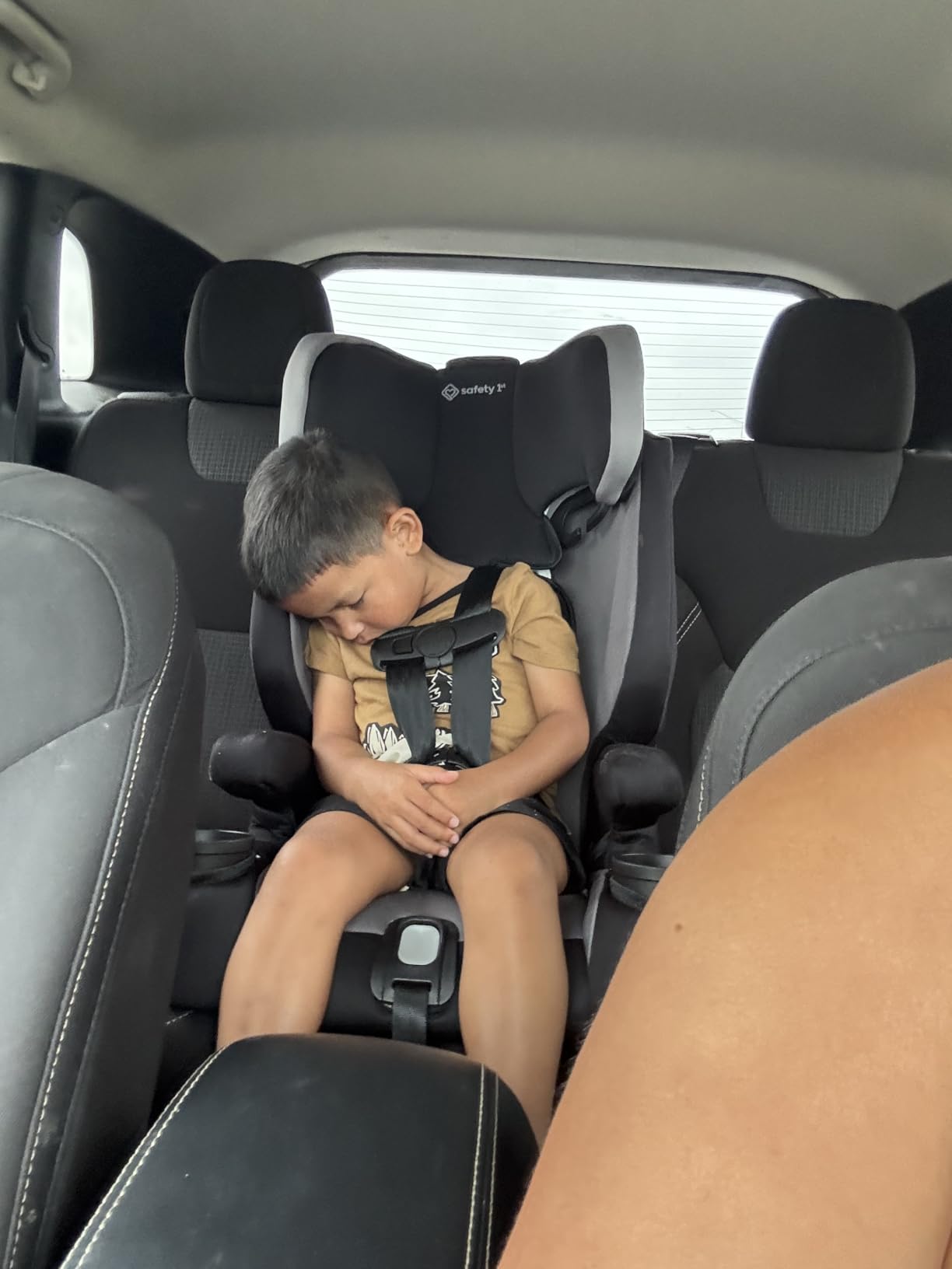 Safety 1st Boost-and-Go Essential 3-in-1 Booster Car Seat, Highback & Backless Modes, Lightweight, Easy Install, Labrador II customer photo 2