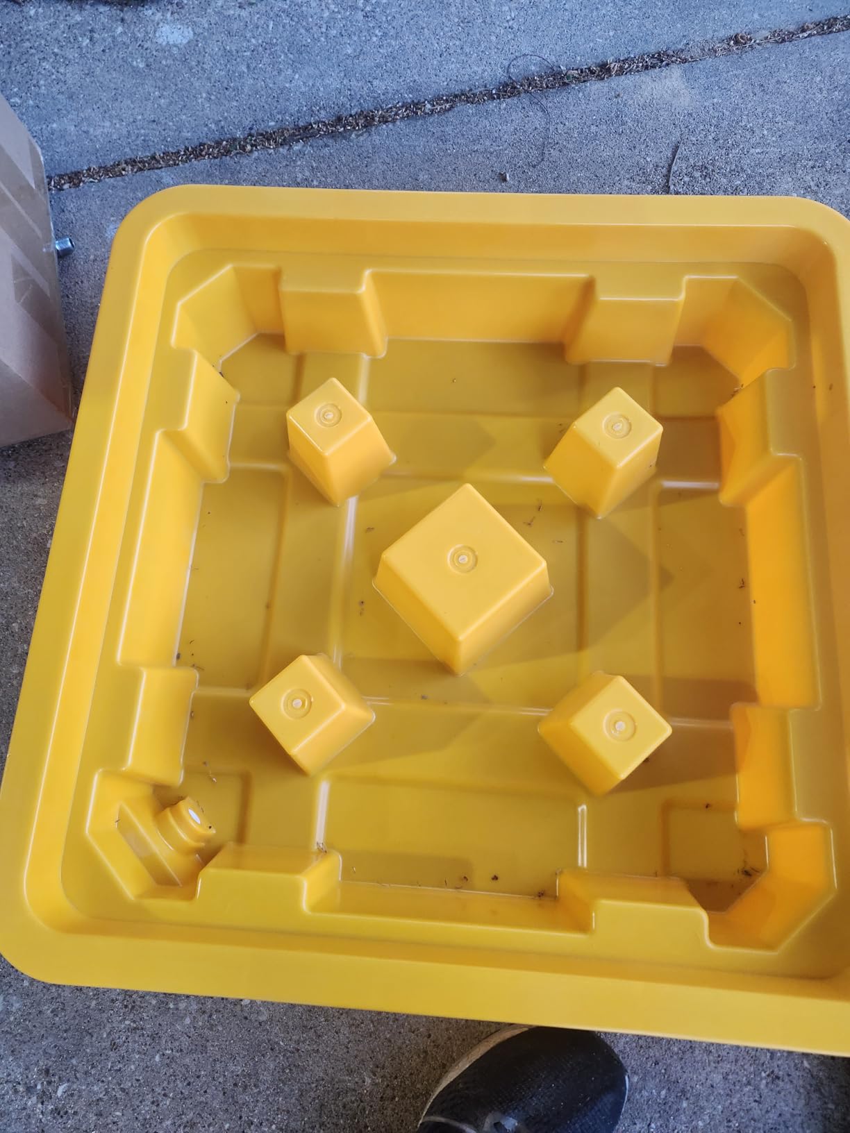 Drum Spill Containment Pallet | 2000Lbs Heavy-Duty Leakproof Tray with Forklift Pockets | 48
