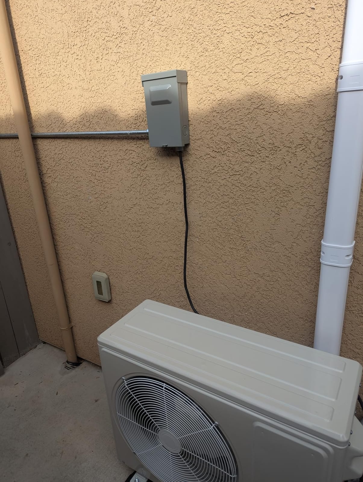 Mountman 9000 BTU Mini Split AC/Heating System,19 SEER2 110/120V Energy Efficient Ductless Inverter System,Cools Up to 450 Sq.Ft with Pre-Charged Condenser,Heat Pump & Installation Kits customer photo 1