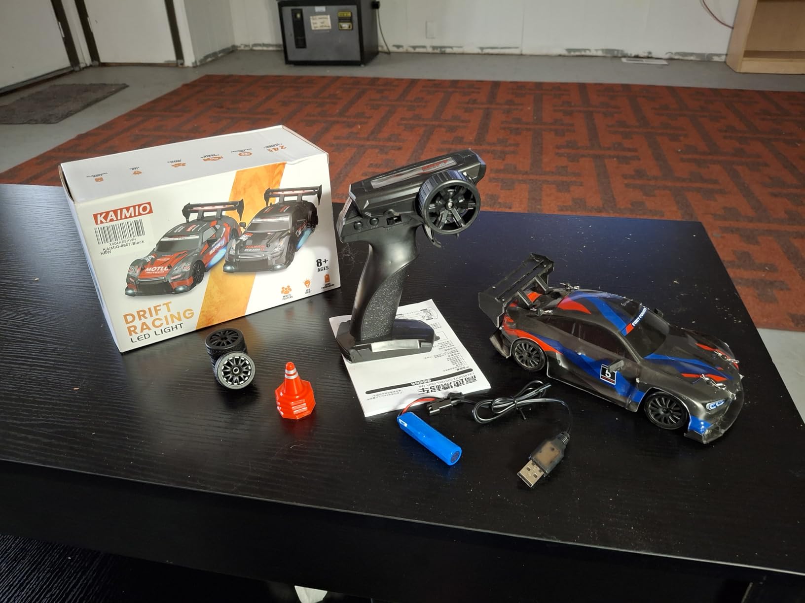 1:24 Scale RC Drift Car 4WD 2.4GHz 30KM/H High Speed Racing Sport Toy Car with LED Lights, Racing and Drift Wheels(02-Blue) customer photo 2