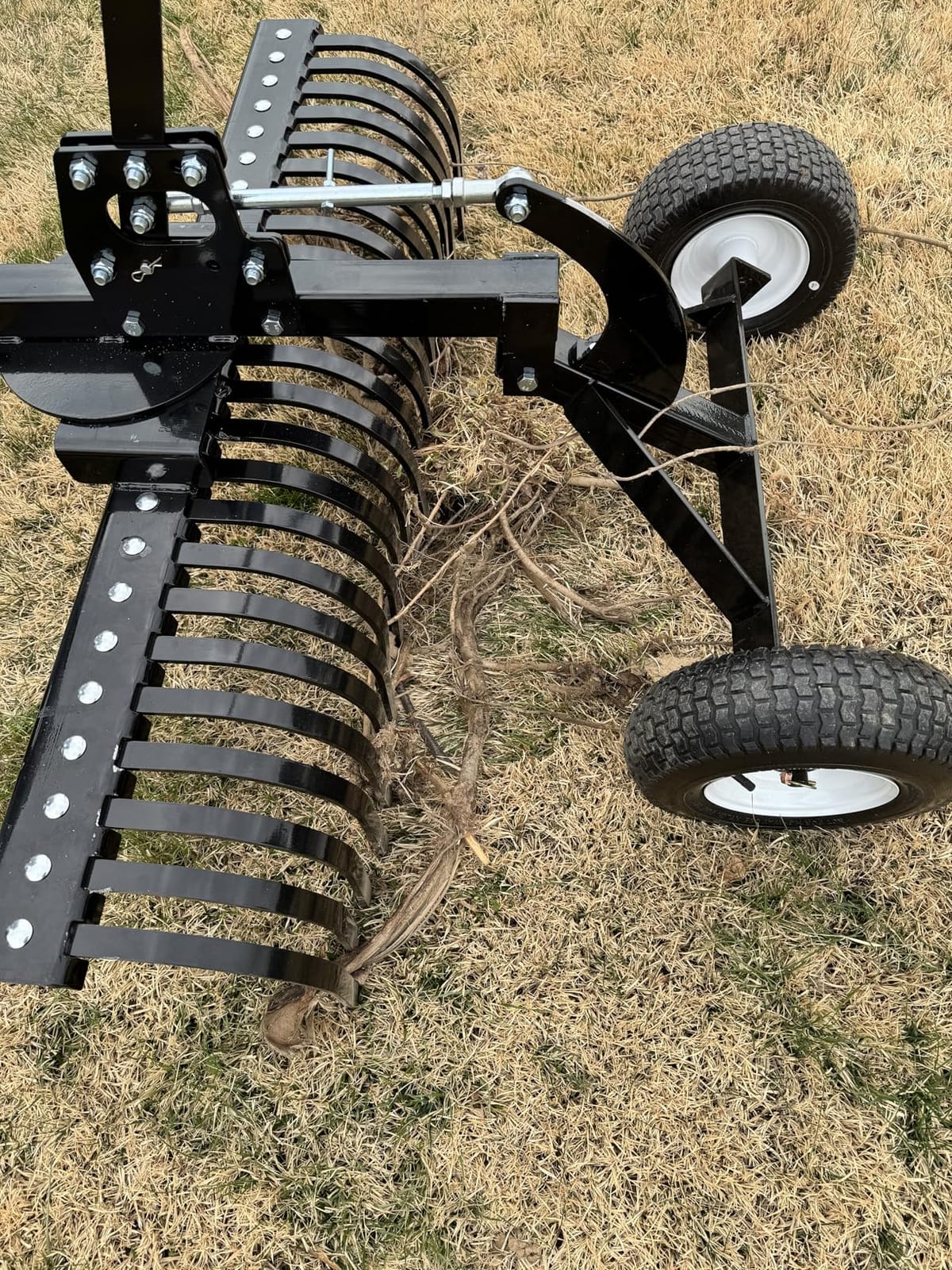 VEVOR 48in Tow Behind Landscape Rake, Pull Behind Lawn Rock Rakes for ATV Mower Tractors, 24 Durable Steel Tines, Adjustable Height & Angle, Heavy Duty Dethatcher Rake for Leaves Debris customer photo 1