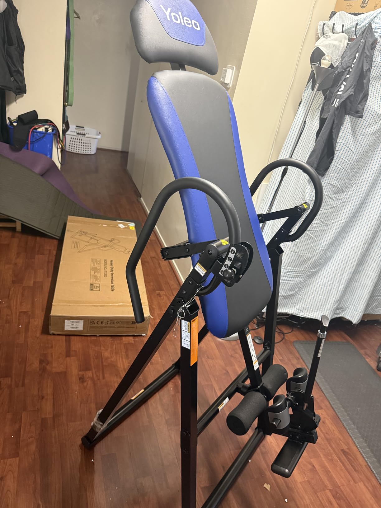 YOLEO Inversion Table for Back Pain w/Removable Lumbar Pad ITX320 customer photo 2