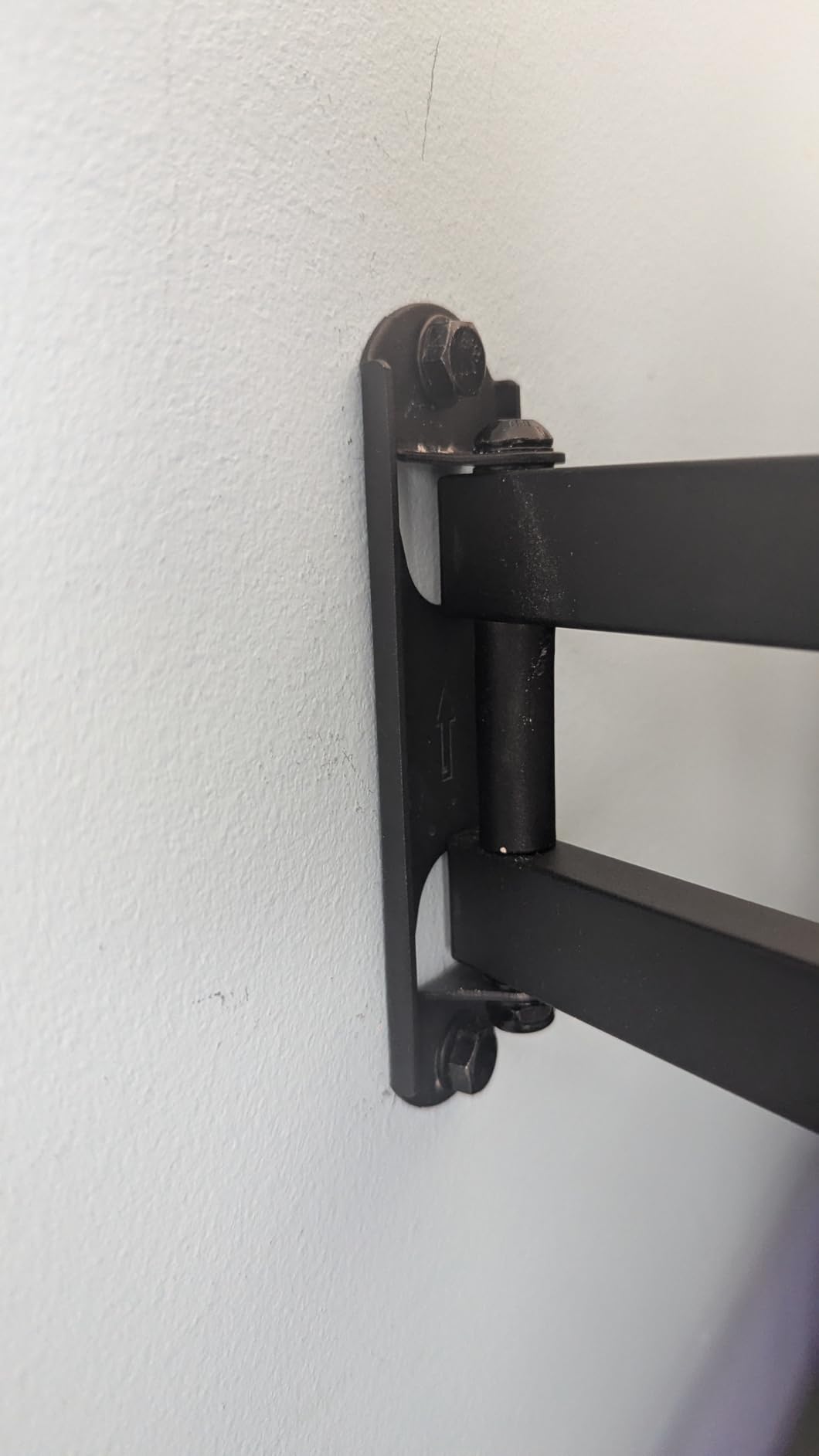 WALI Long Arm Monitor Wall Mount for 17-33 inch Screens, up to 22lbs | Extra Long Reach Single Wall Mount Monitor Arm, Full Motion Adjustable Vesa Wall Bracket 75x75/100x100mm, (GSWM001L), Black customer photo 1