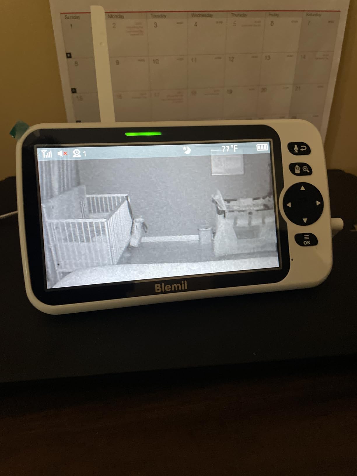 Blemil 5.5-inch Smart WiFi Baby Monitor with Camera and Audio customer photo 1