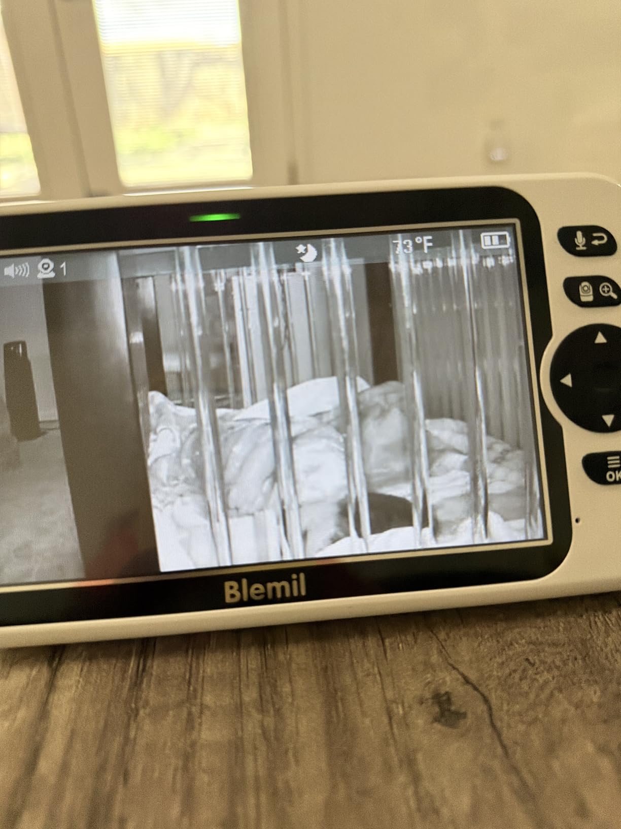 Blemil 5.5-inch Smart WiFi Baby Monitor with Camera and Audio customer photo 2