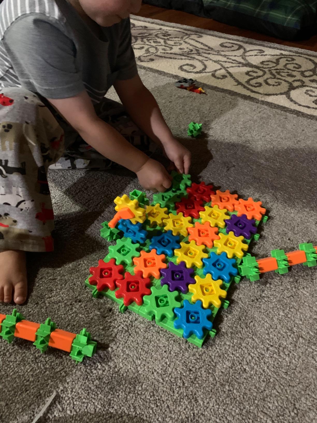 Learning Resources Gears! Gears! Gears! Super Building Toy Set, STEM Toys, Construction Toys, Gears for Kids, 150 Pieces, Ages 3+, Blue customer photo 1