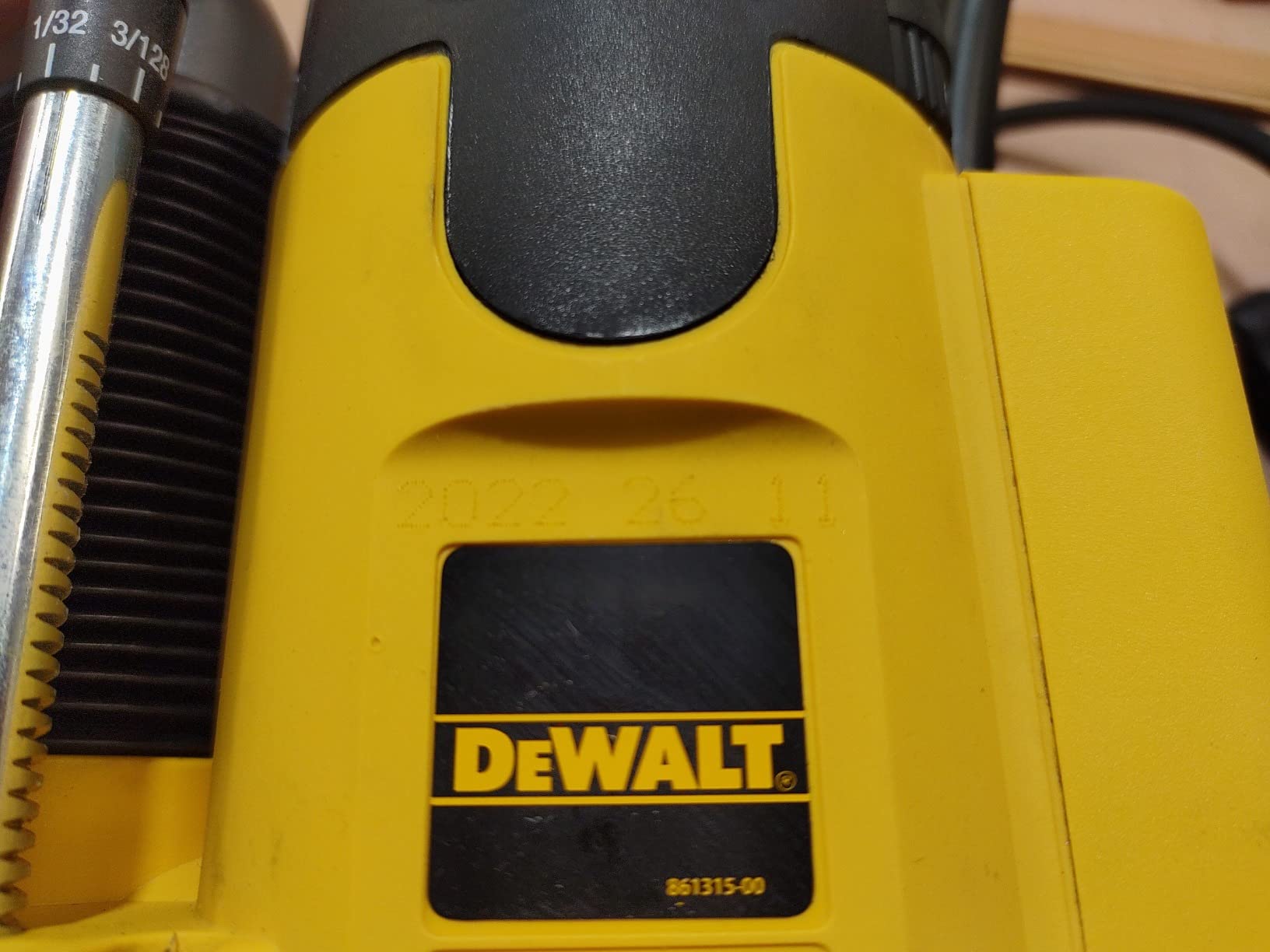 DEWALT Router, Plunge Base, 10-Amp, 2 HP (DW621) customer photo 1