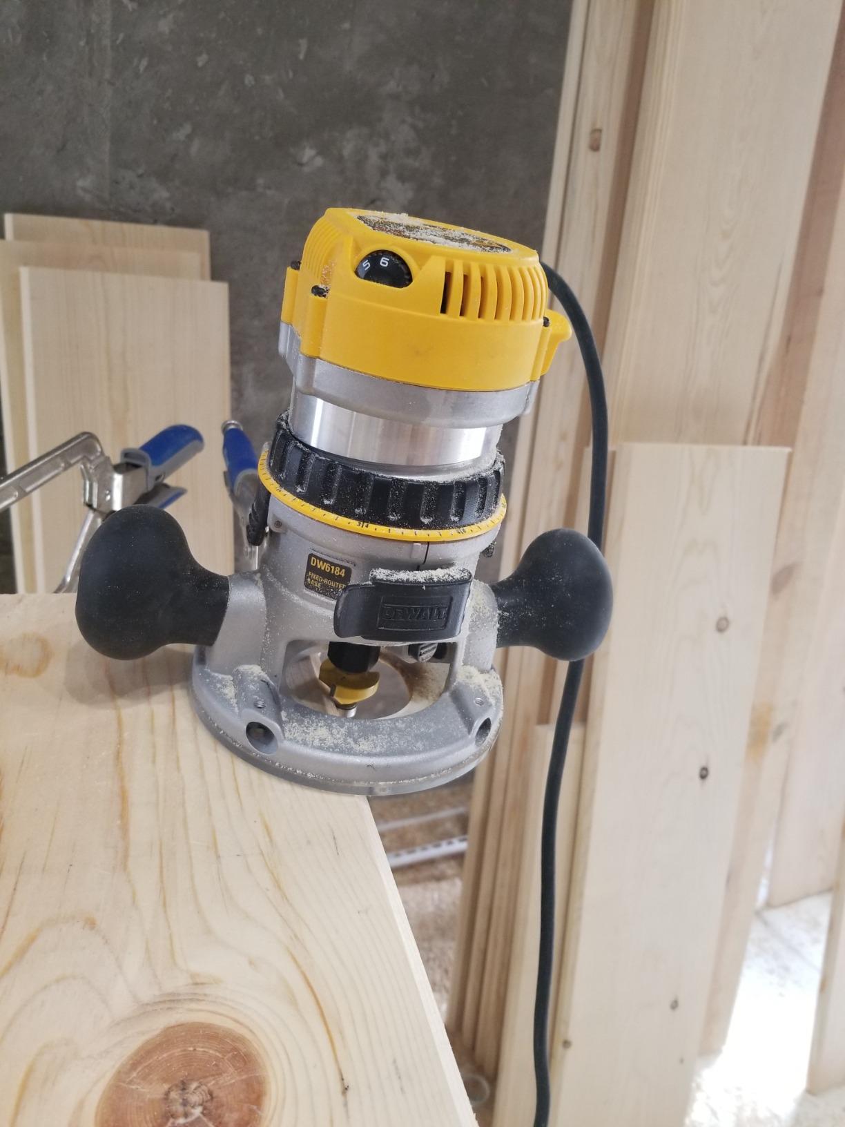 DEWALT Router, Fixed/Plunge Base Kit, 12-Amp, 2-1/4-HP (DW618B3) customer photo 2