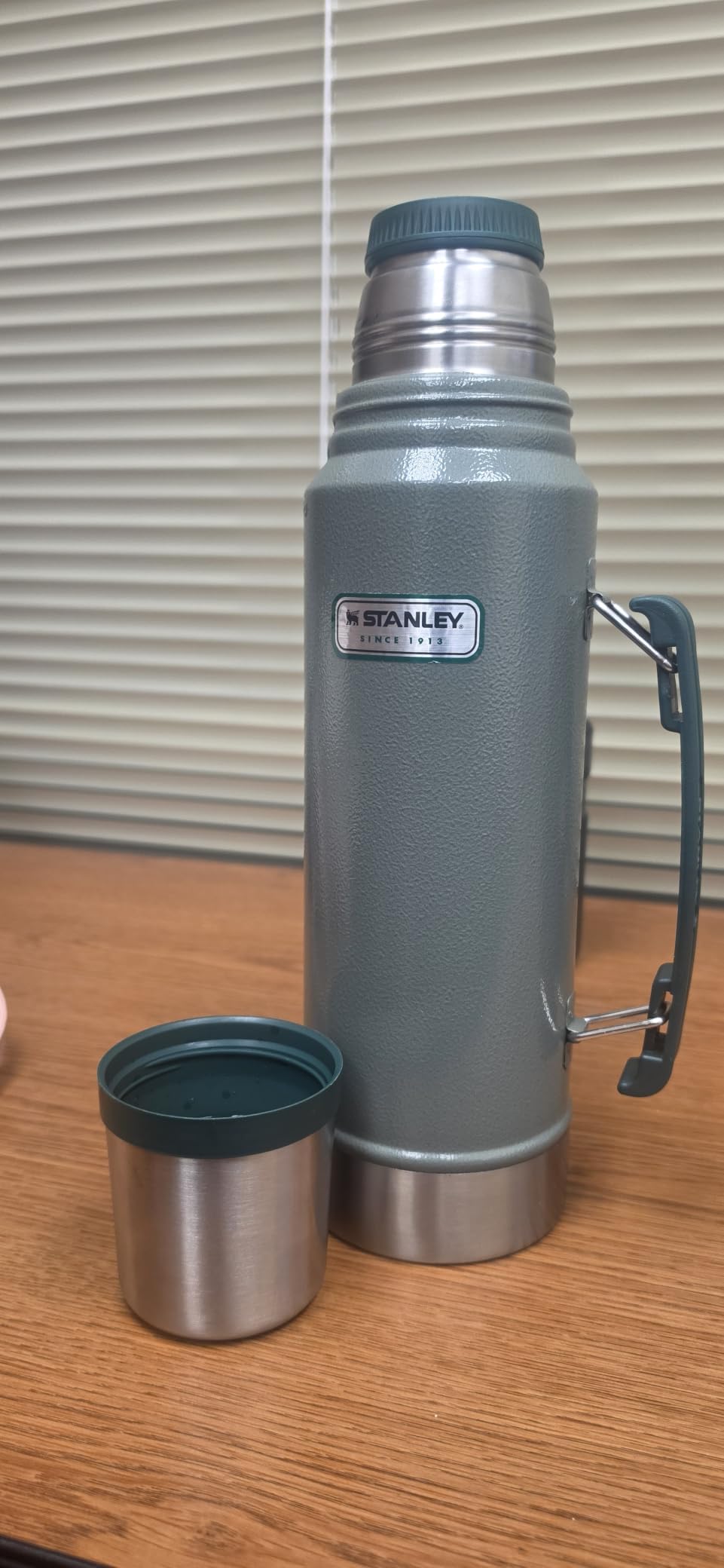 Stanley Heritage Classic Vacuum Bottle with Handle 2.0 qt | Wide Mouth with Leakproof Cup Lid | Keep Drinks Hot or Cold for Travel | Insulated Stainless Steel Thermal Bottle | Hammertone Green customer photo 2