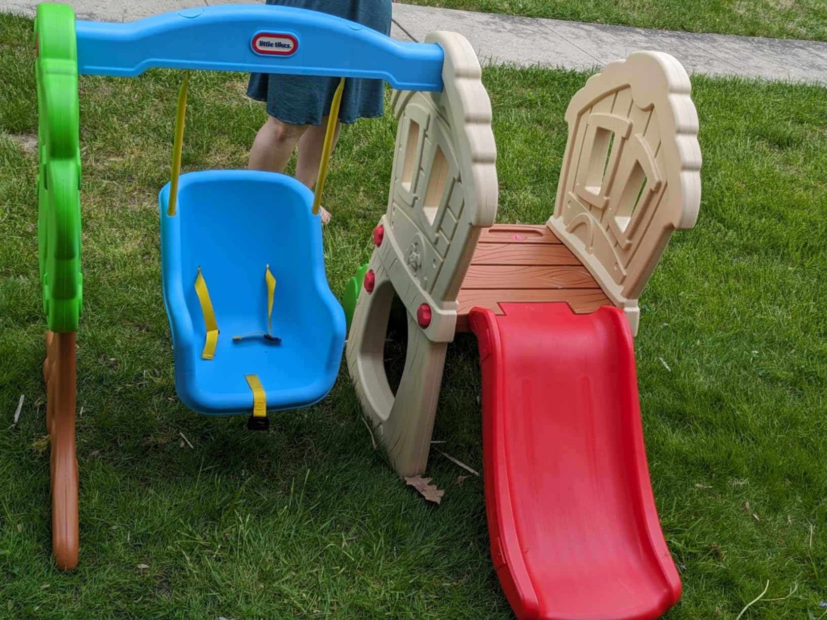 Little Tikes Hide & Seek Climber and Swing, Indoor Outdoor with Slide - Easy Set Up - Toddler Playset, 53.50''L x 52.00''W x 41.00''H customer photo 2