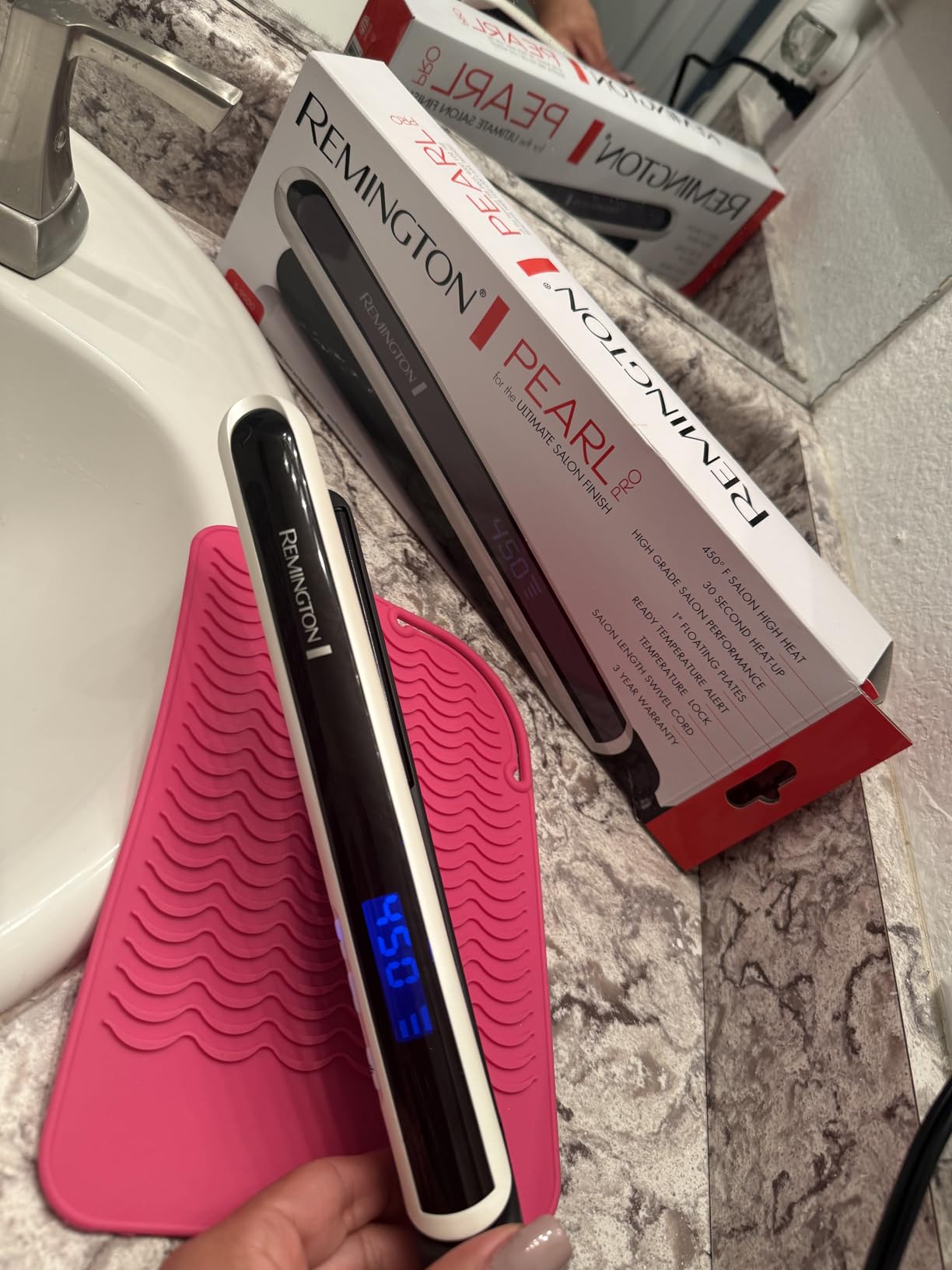 Remington Pearl Pro Ceramic Flat Iron, 1-Inch Floating Plates, Black/White customer photo 2