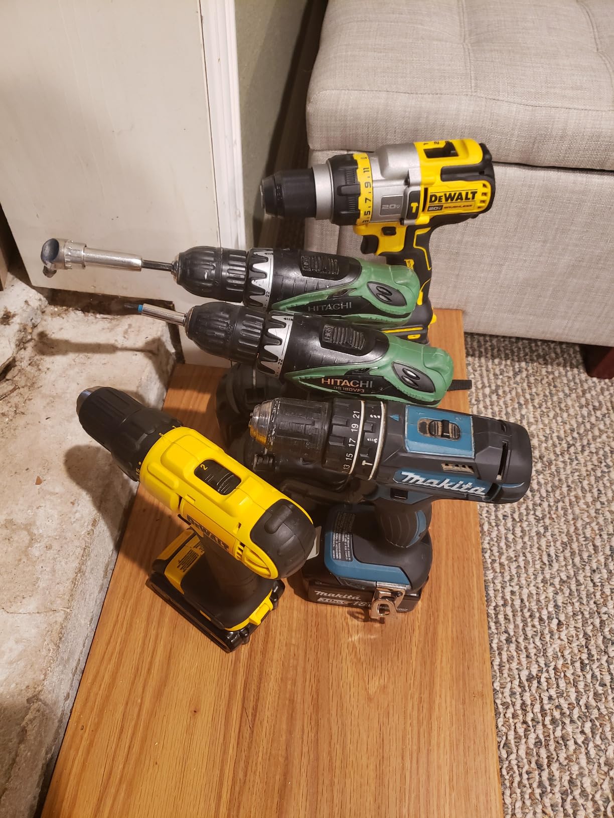 DEWALT 20V Max Cordless Drill Driver Set, 2 Speed, High Performance Motor, Includes 2 XR 1.3Ah Li-Ion Batteries, Charger and Contractor Bag (DCD771C2) customer photo 2