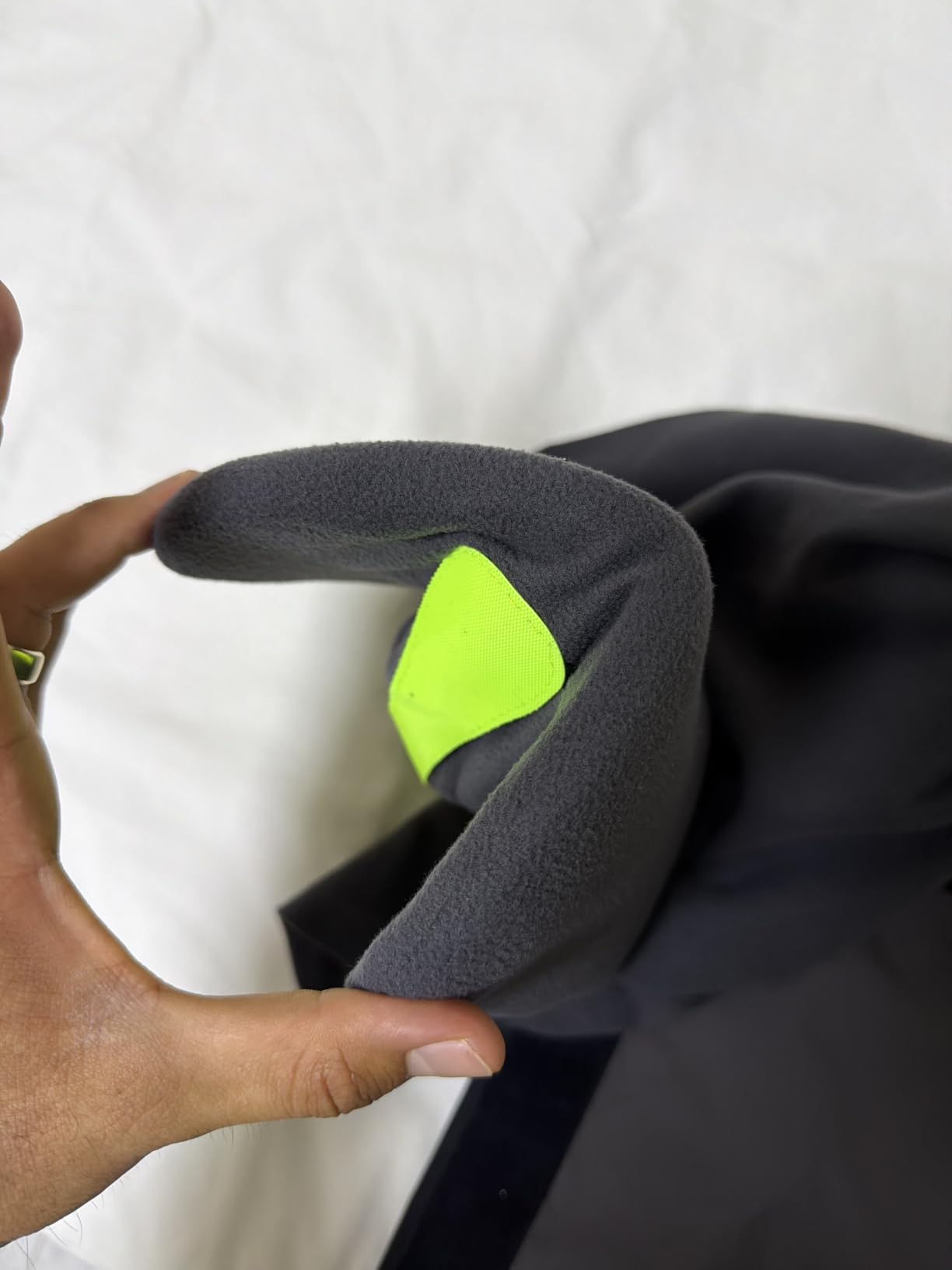 Trtl Pillow - Scientifically Proven Neck Support Travel Pillow for Airplanes - Lightweight and Machine Washable - Ergonomic Design for Traveling on Cars and Trains - Black customer photo 2