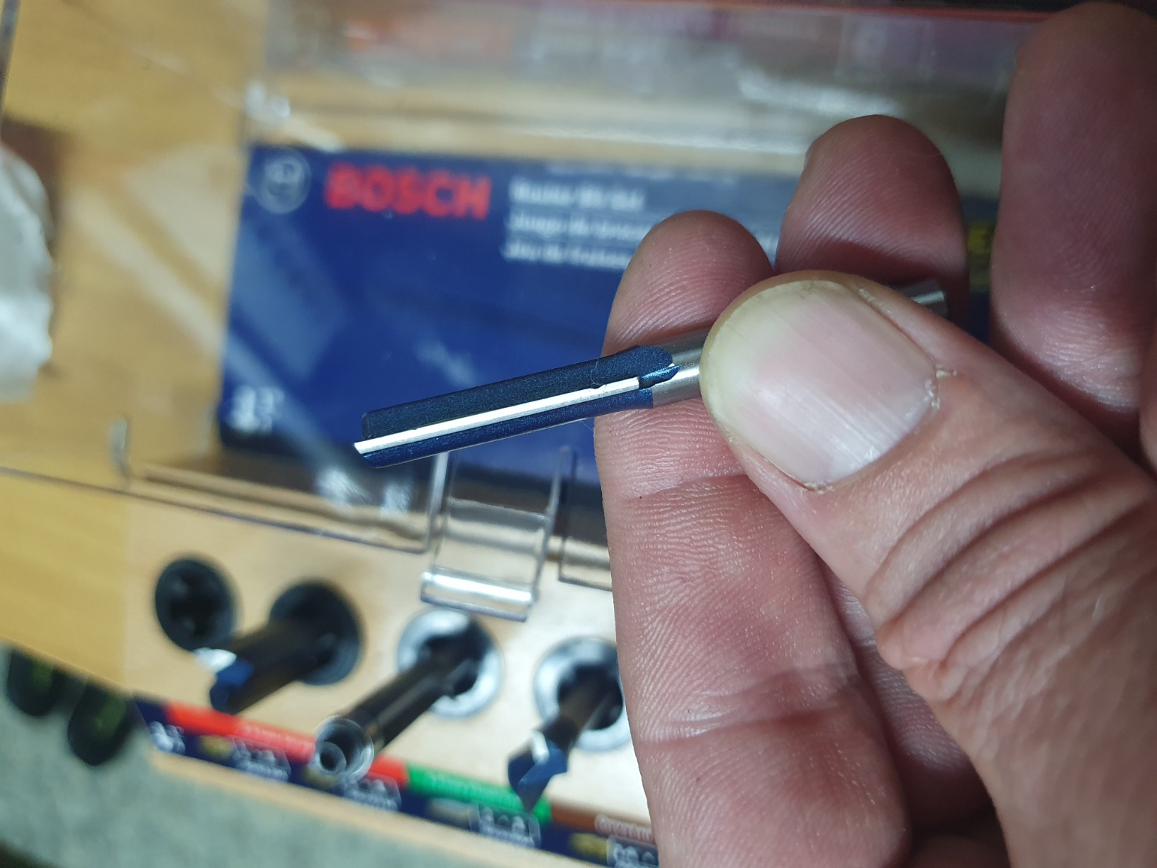 BOSCH RBS006 6-Piece 1/4 in. Shank Carbide-Tipped Multi-Purpose Router Bits Assorted Set with Included Storage Case for Applications in Straight, Trimming, Decorative Edging, Dovetail Joinery customer photo 1
