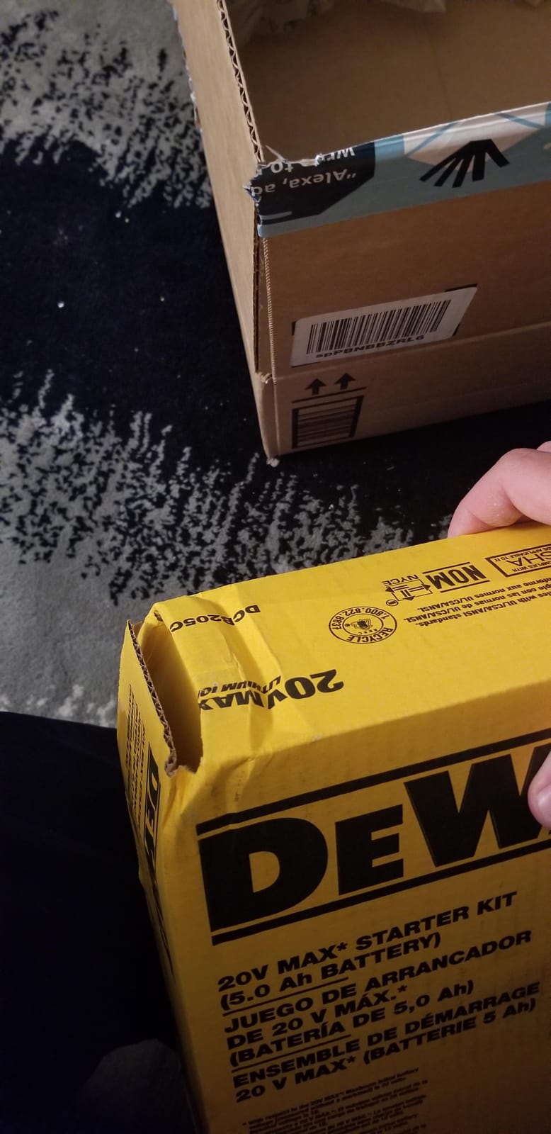 DEWALT 20V MAX 5 Ah Lithium Ion Battery and Charger Kit with Bag (DCB205CK) customer photo 2