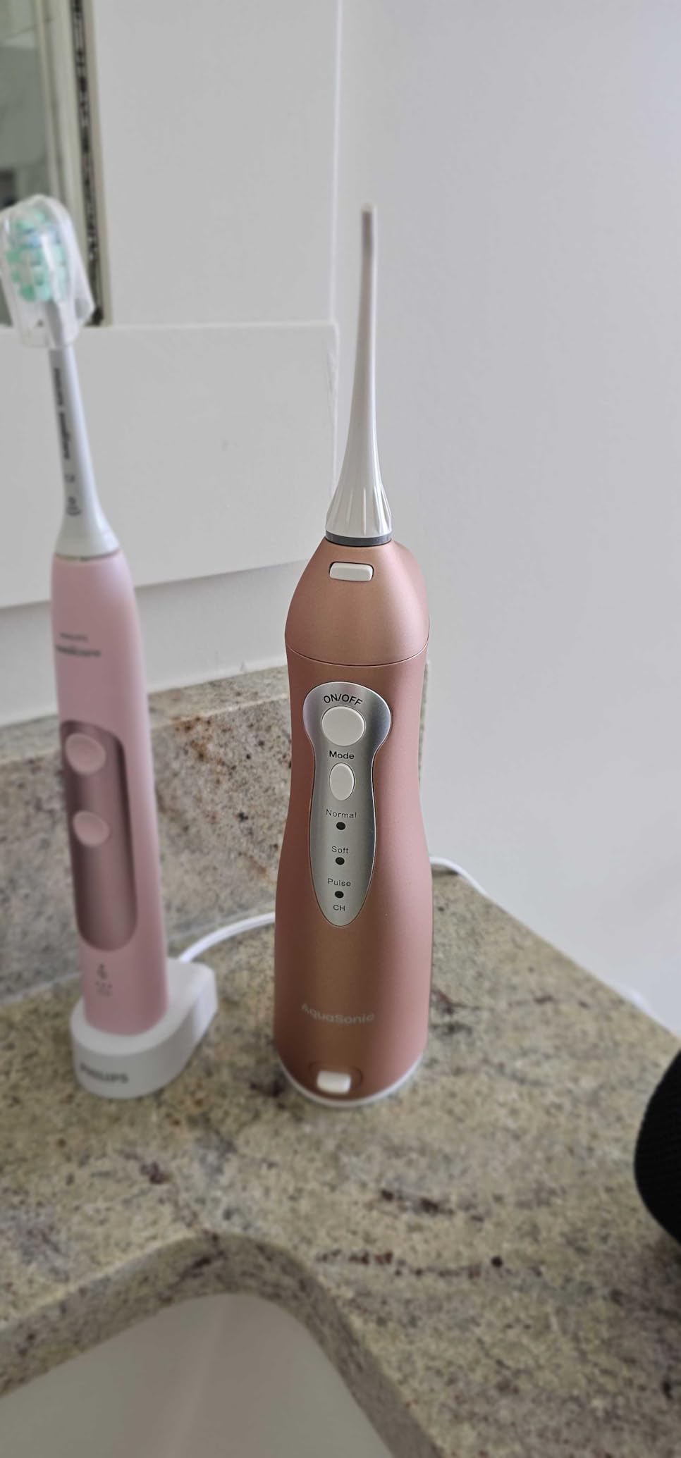Aquasonic Aqua Flosser customer photo 1
