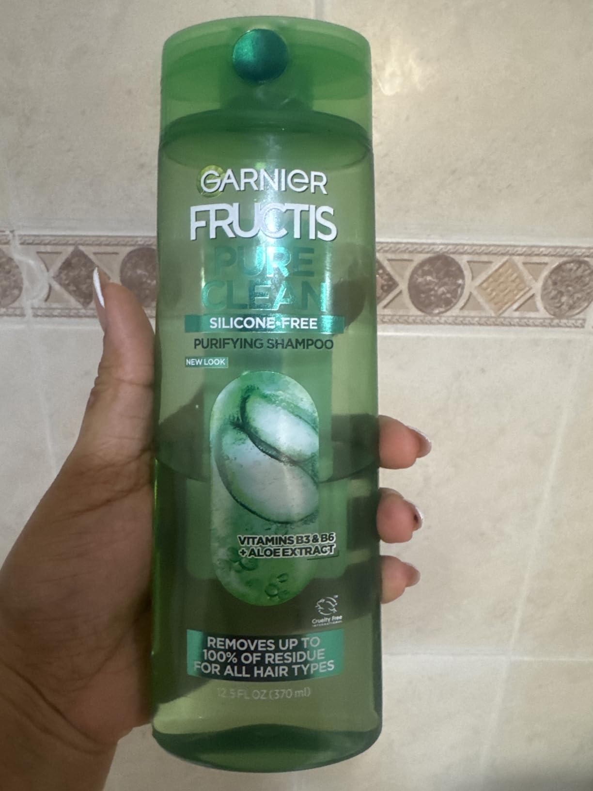 Garnier Fructis Pure Clean Purifying Shampoo, Silicone-Free, 12.5 Fl Oz, 1 Count (Packaging May Vary) customer photo 1