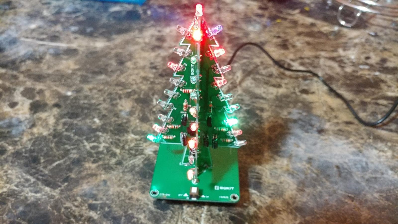 Christmas Tree Soldering Project, Icstation 3D Xmas Tree Soldering Kit with LED Flashing Lights Soldering Practice 7 Colors DIY Electronic Assemble Kit for Learning Teaching STEM Educational customer photo 1