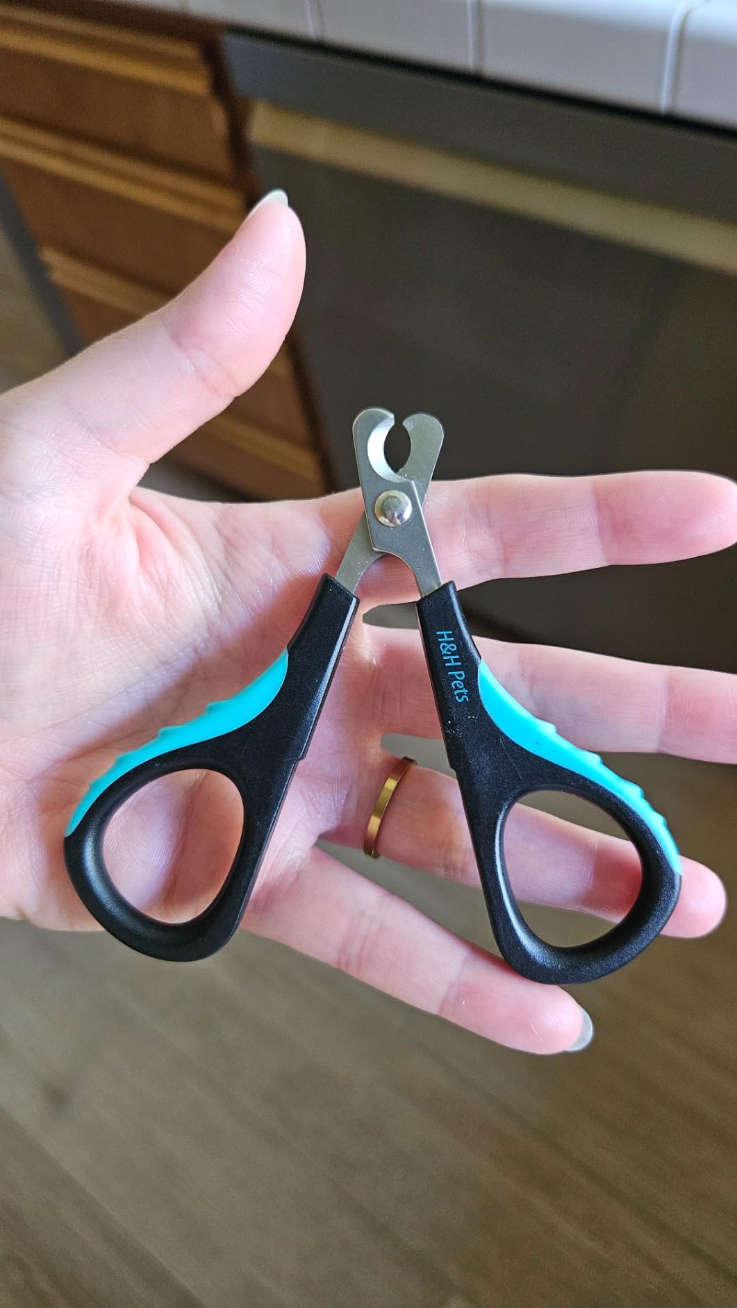 Cat Nail Clipper by H&H Pets - Professional Sharp Stainless Steel Claw Clipper Trimmer with Sturdy Non Slip Handles - For Small Animal & Cats Nail Cutter customer photo 1