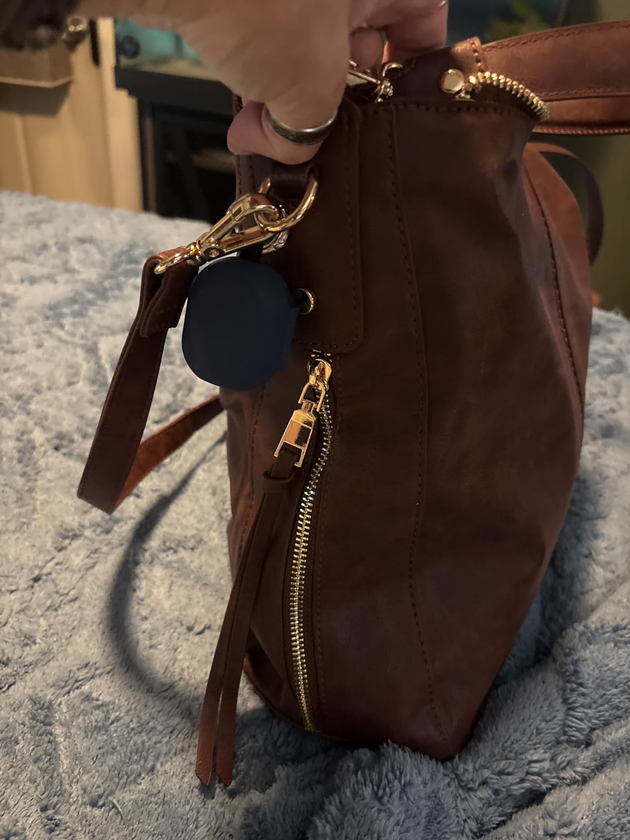 Realer Hobo Crossbody customer photo 2
