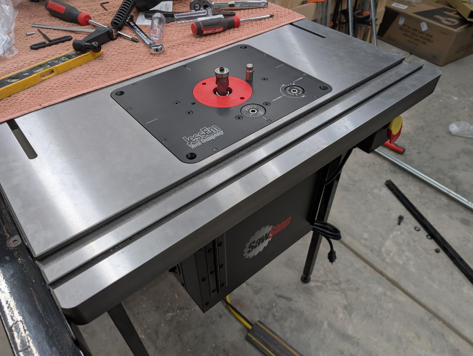 JessEm 02120 Mast-R-Lift II Router Lift with Top Plate and 10-Piece Insert Ring Kit with Caddy for Router Plates and Lift Systems (2 Items) customer photo 2