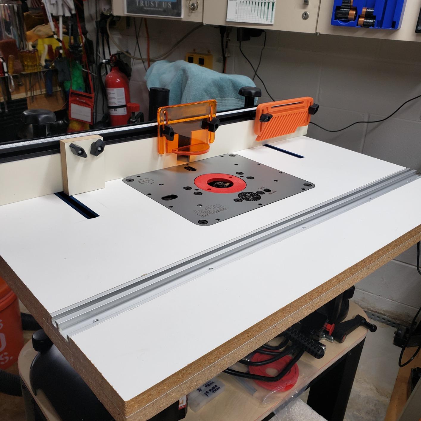 Taytools 300015 Deluxe 32 Inches Long Router Table Fence 3-1/2 Inch Tall Anodized Aluminum with Feather Board, Bit Guard, Adjustable Stop and Dust Port customer photo 2