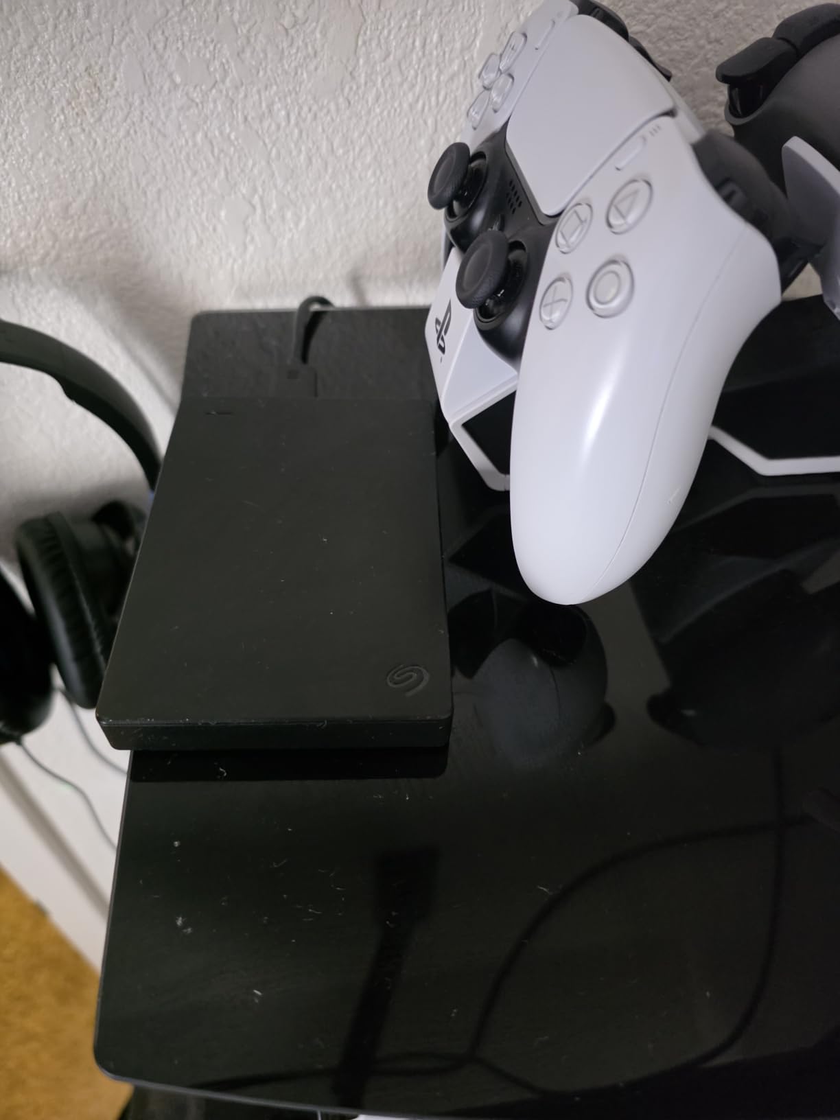 Seagate 2TB Portable Hard Drive | USB 3.0 (STGX2000400) customer photo 1
