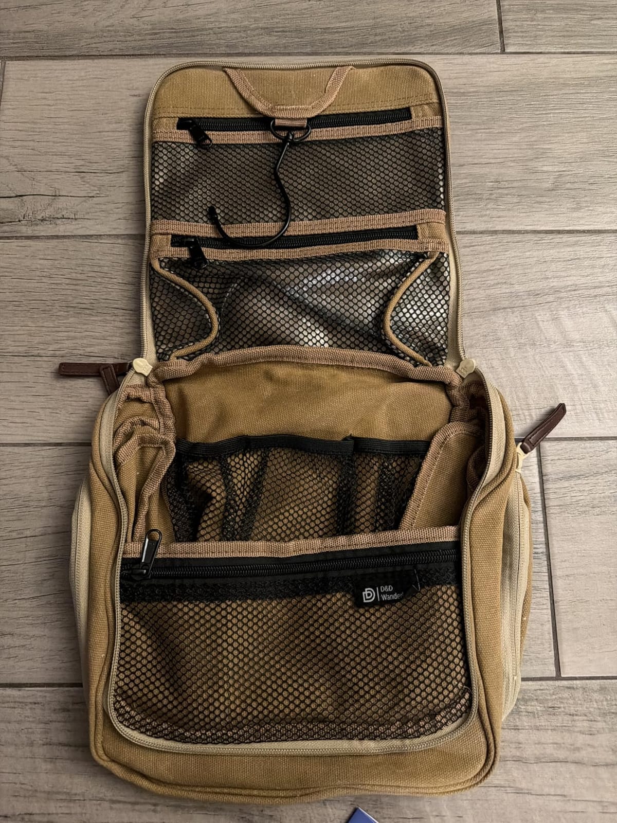 D&D Wanderlust Hanging Travel Toiletry Bag for Women & Men, Large Organizer customer photo 2