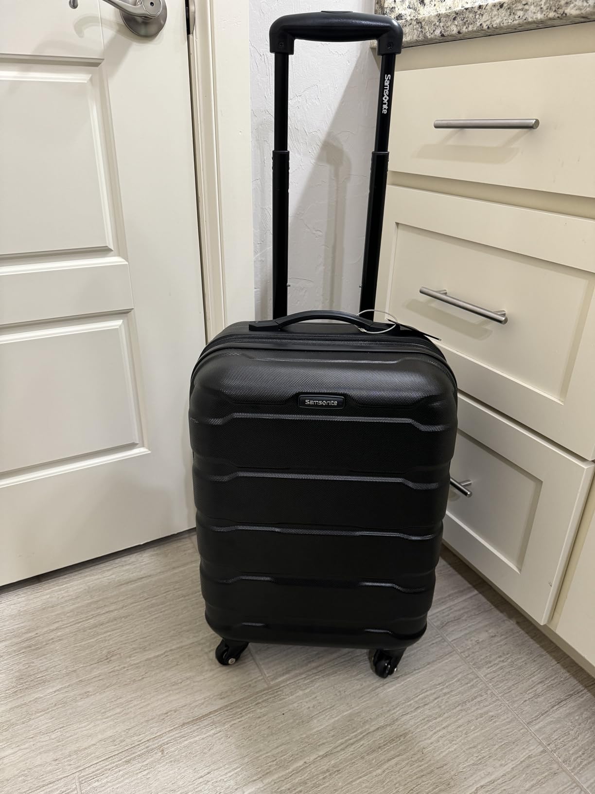Samsonite Omni PC Hardside Expandable Luggage with Spinner Wheels, Black, 2-Piece Set (20/24) customer photo 2
