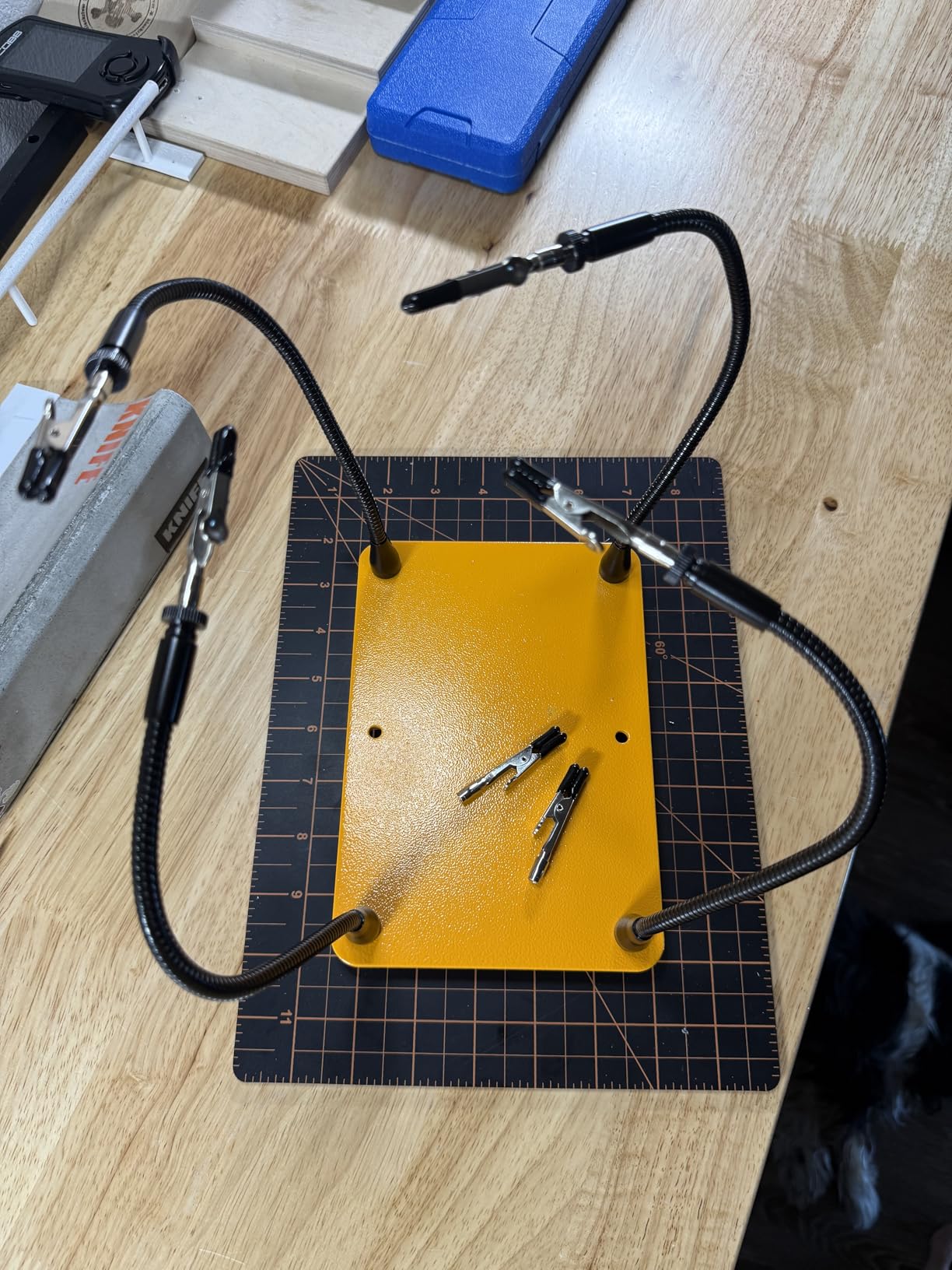 KOTTO Helping Hands Soldering,Third Hand Soldering Tool PCB Holder 4 Arms customer photo 1