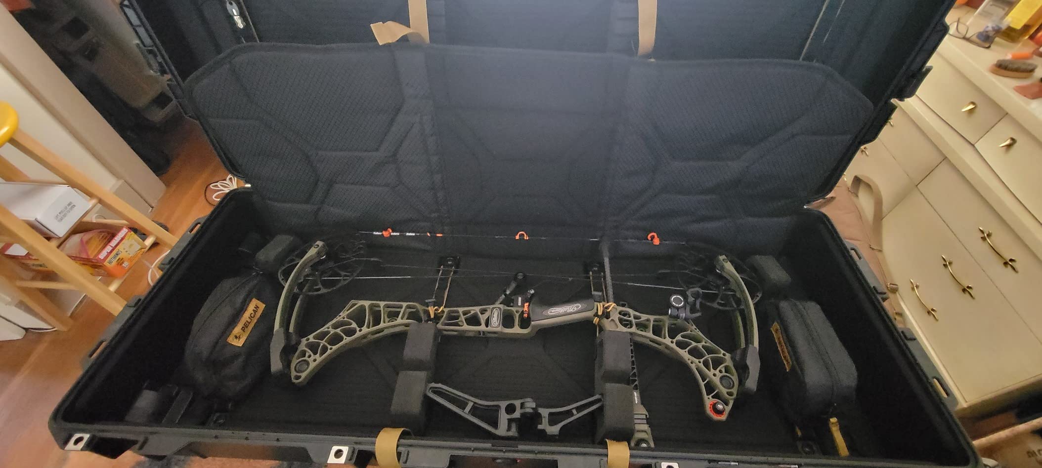 1745 AIR CASE, Bow, Black customer photo 2