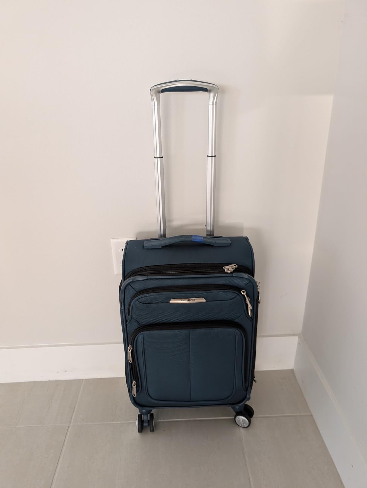Samsonite Solyte DLX Softside Expandable Luggage with Spinner Wheels, Mineral Grey, Checked-Large 29-Inch customer photo 2