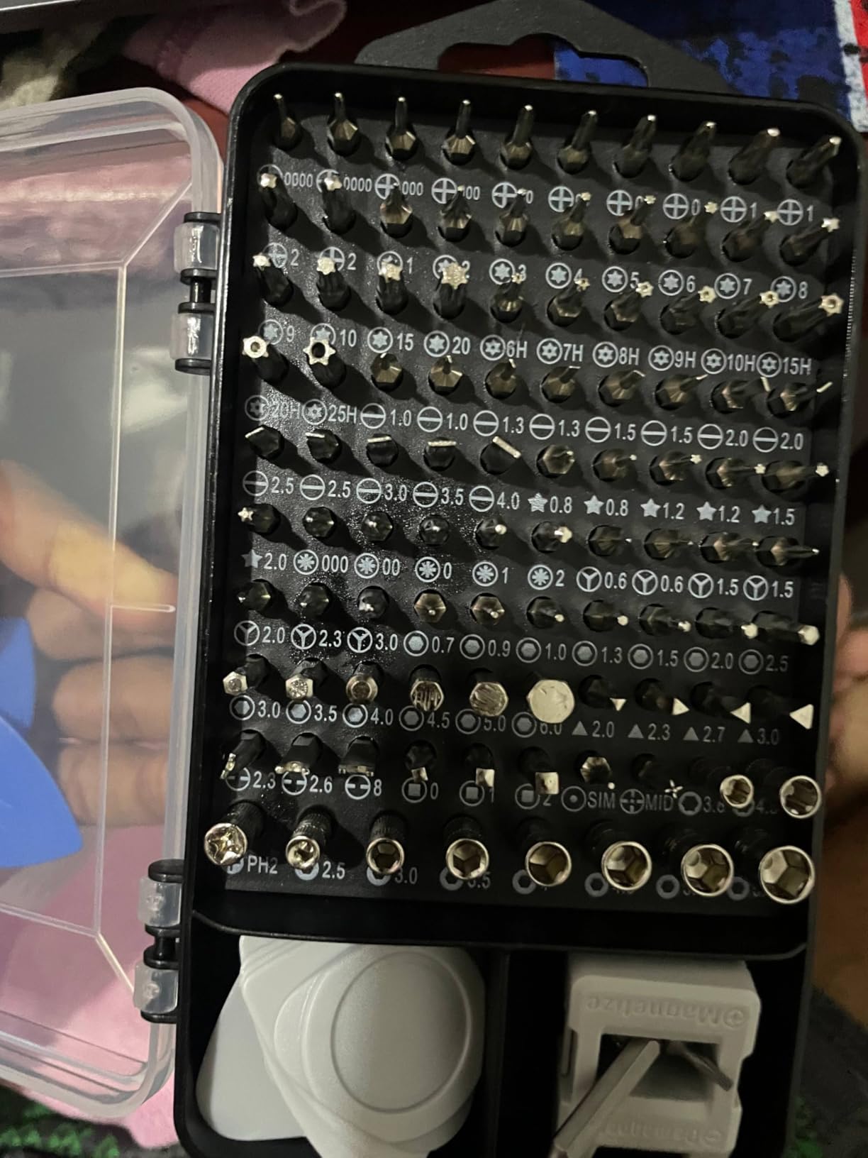 SHOWPIN Precision Computer Screwdriver Kit: 122PCS Laptop Screwdriver Sets customer photo 2