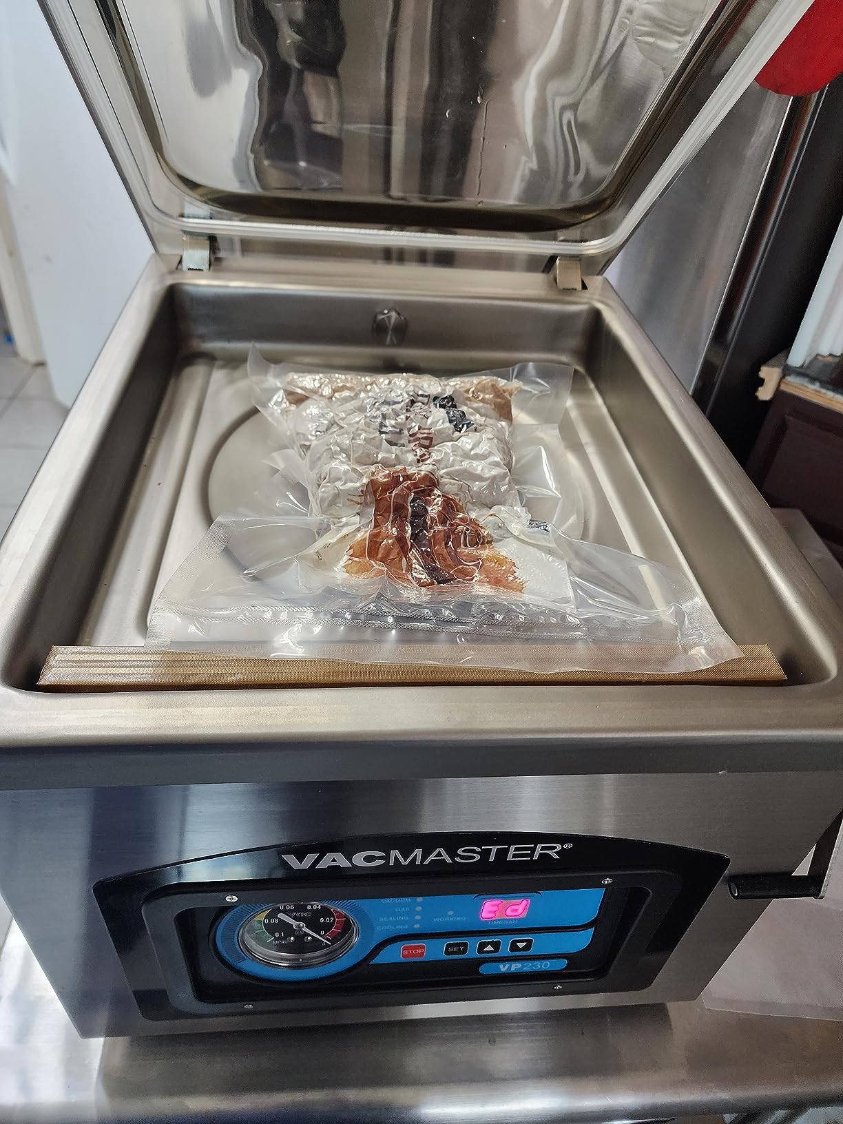 VacMaster VP230 Chamber Vacuum Sealer – Commercial Vacuum Sealer Machine for Food with 1/2 HP Oil Pump, 12.25” Seal Bar for 12” x 15” Bags, Food Vacuum Sealer for Sous Vide, Liquids & Food Storage customer photo 2