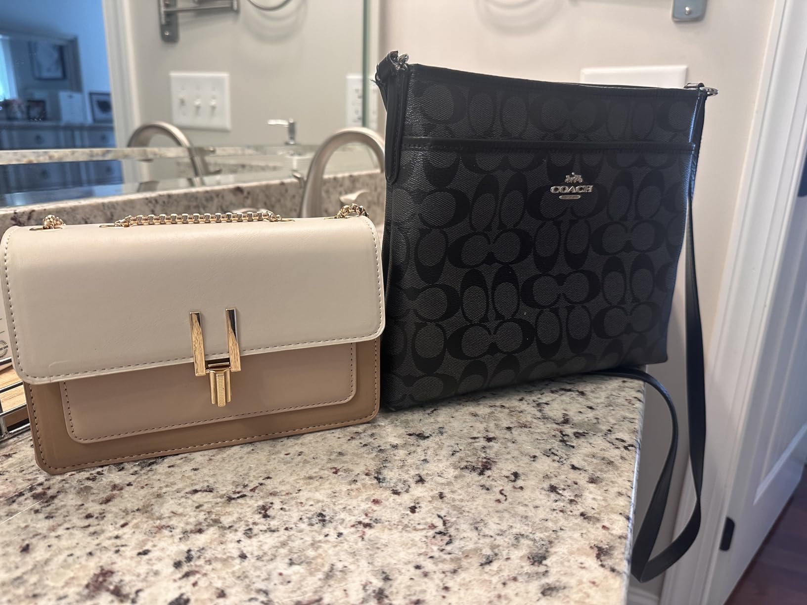 TOP BAND Color-Block Crossbody customer photo 2