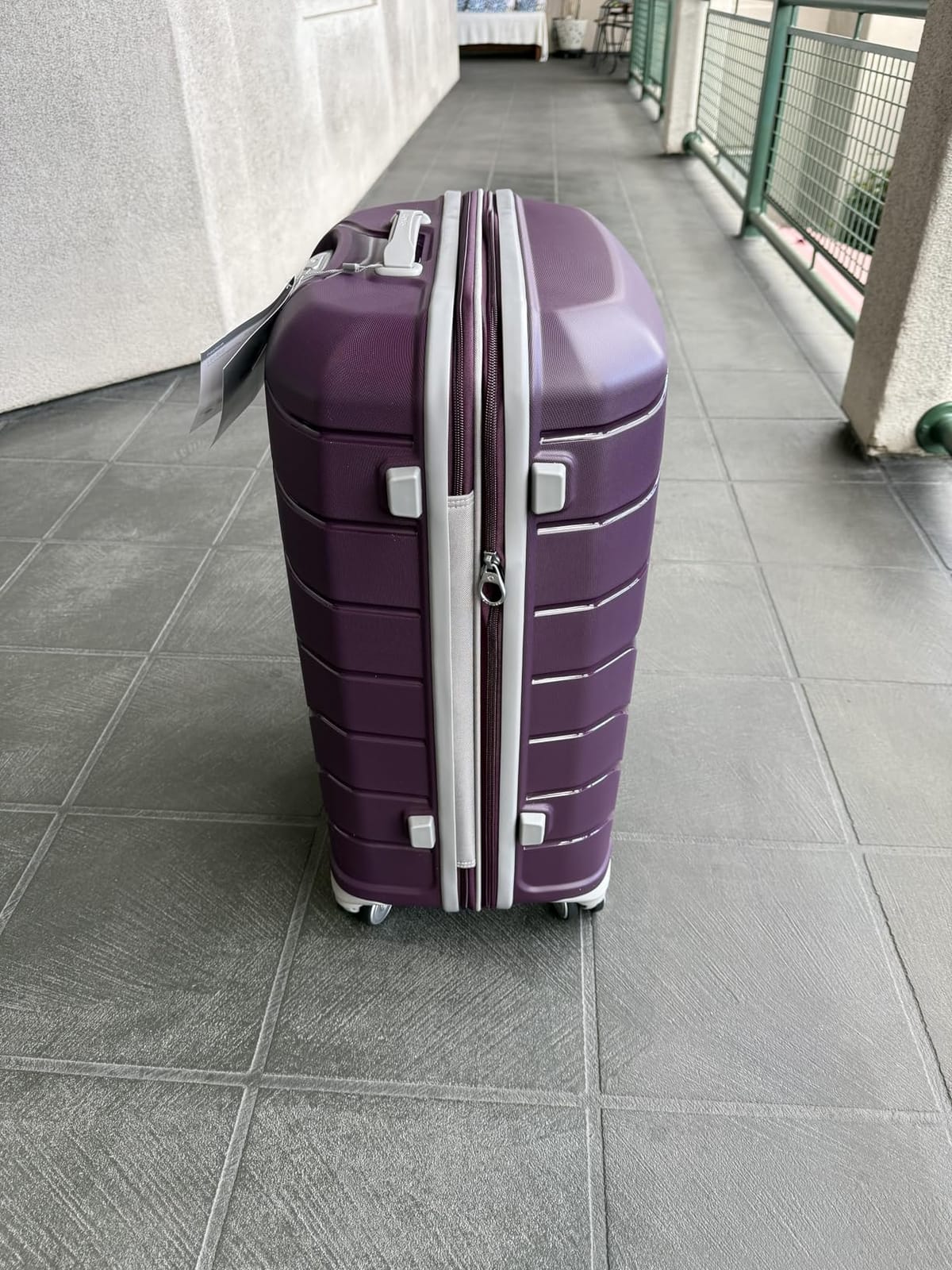 Samsonite Freeform Large Checked Luggage with Dual 360° Spinner Wheels - TSA Lock, Airline-Approved - Lightweight Durable Polypropylene Expandable Hardshell - Light Grey customer photo 2