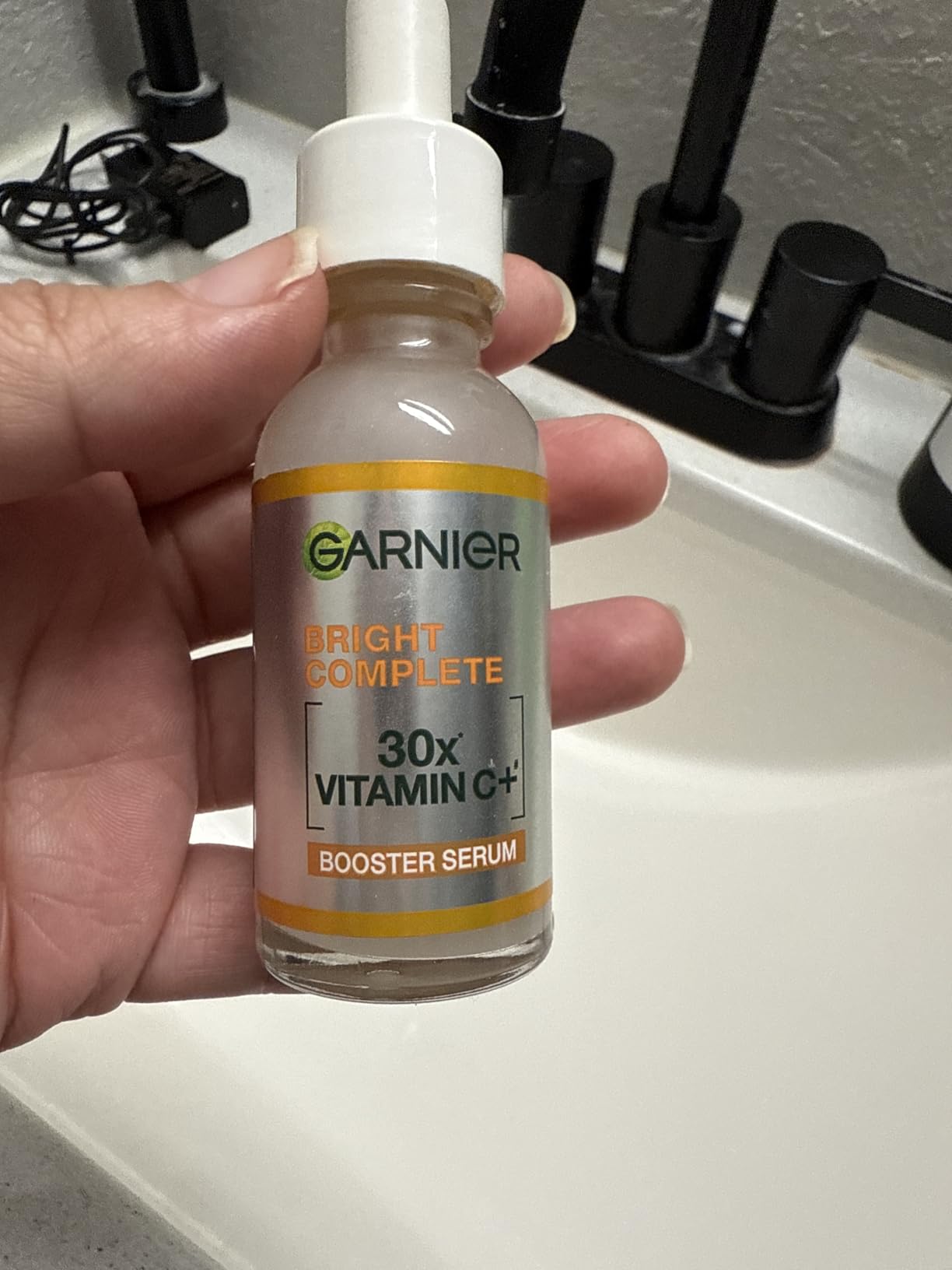 Garnier Bright Complete VITAMIN C Booster Face Serum, 30ml customer photo 2