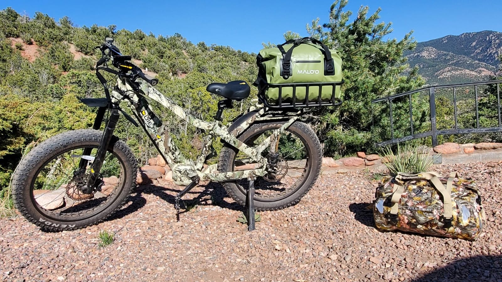 Malo’o Waterproof Dry Duffel, Heavy-Duty Roll Top Waterproof Gear Bag with Shoulder Strap & Molle Loops, Marine Duffel for Kayaking, Boating, Camping, Beach & Travel, Black, 40L customer photo 1