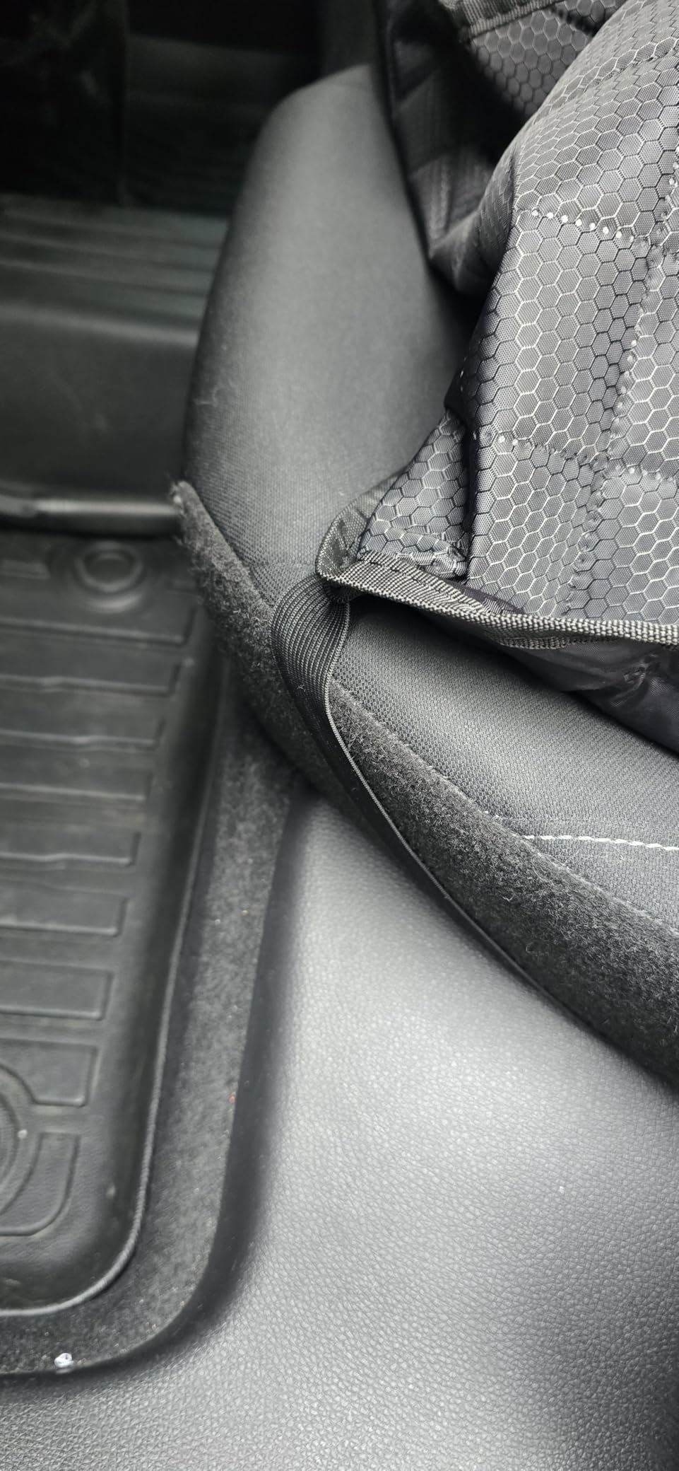 PETICON Waterproof Scratchproof Pet Bench Seat Covers for Cars, SUVs customer photo 2