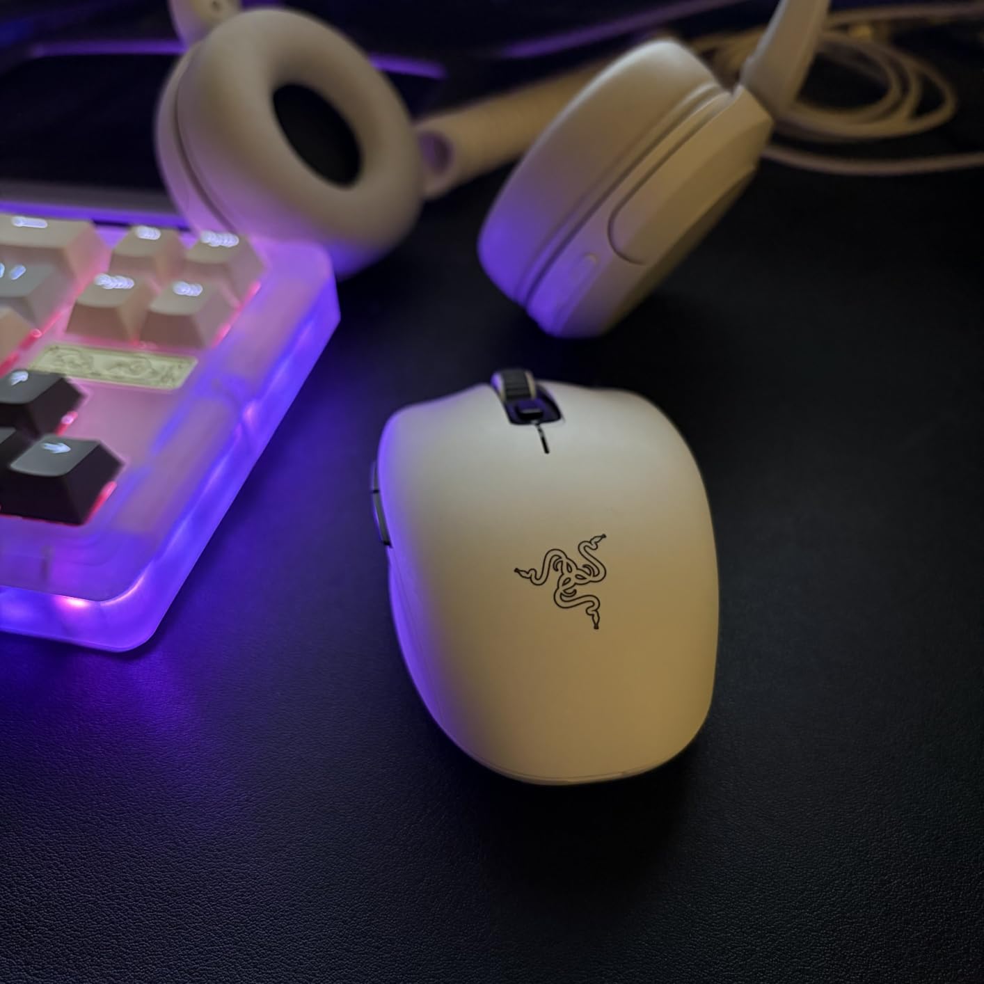 Razer Orochi V2 Wireless Gaming Mouse, 950 Hr Battery, 60g, White customer photo 1