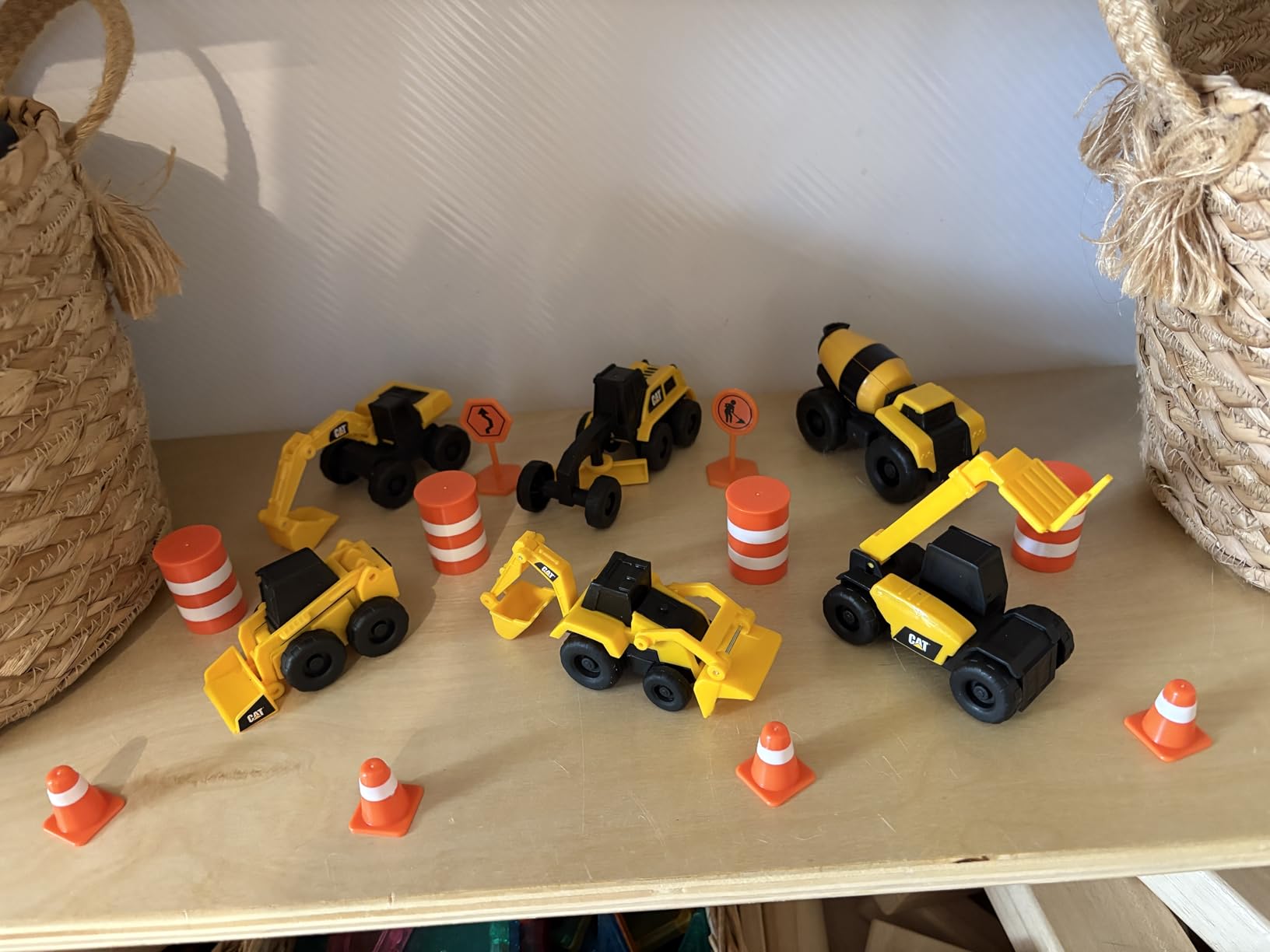 CAT Construction Toys, Little Machines Mega Set – 40+ Pieces with XL Crane & Excavator, 10 Mini Vehicles, Road Signs, Cones, Boulders & Barricades, Indoor/Outdoor STEM Toy for Kids Ages 3 + customer photo 2