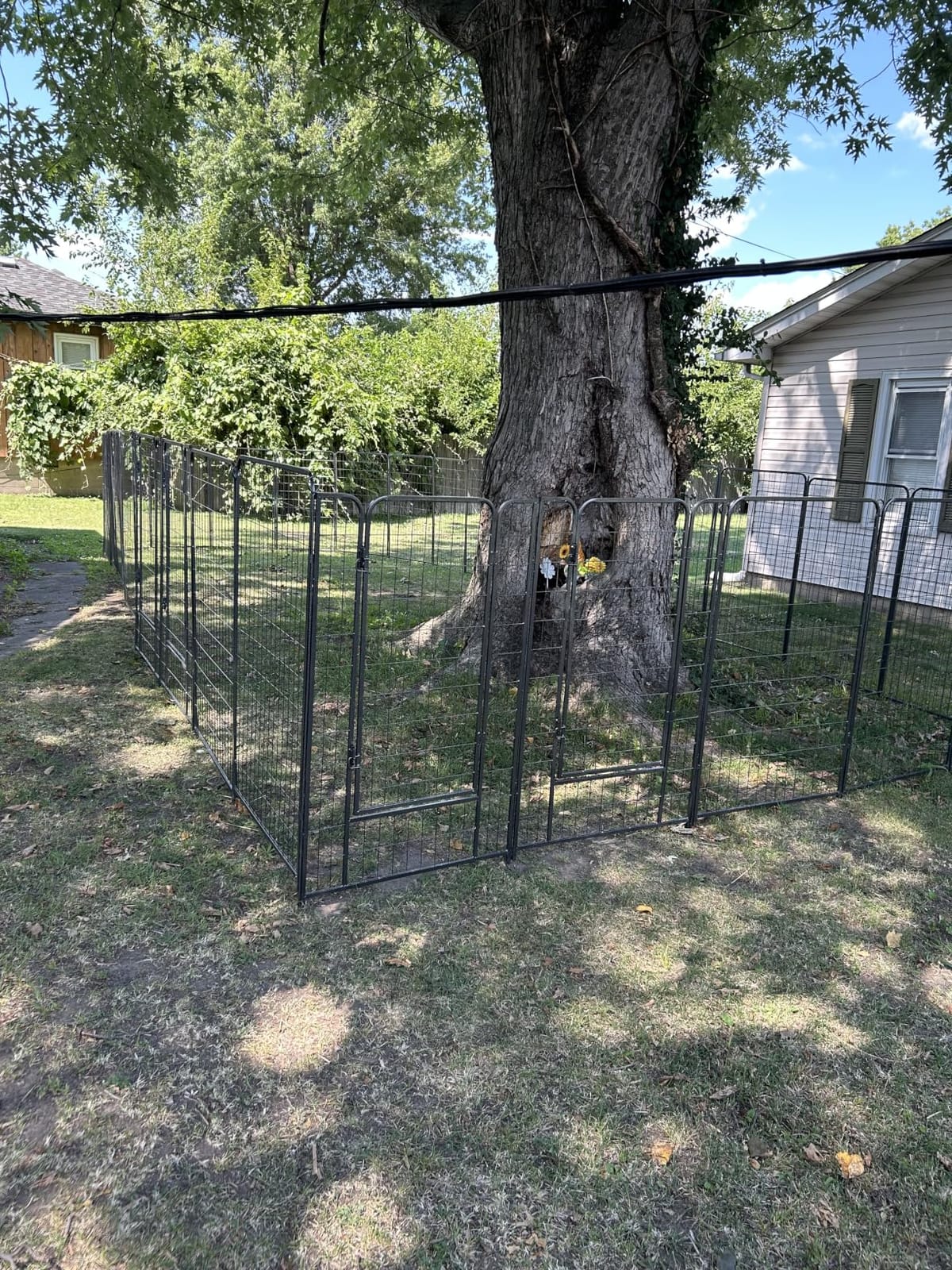 Kfvigoho Dog Playpen Outdoor Extra Wide 16 Panels Heavy Duty Dog Fence 40